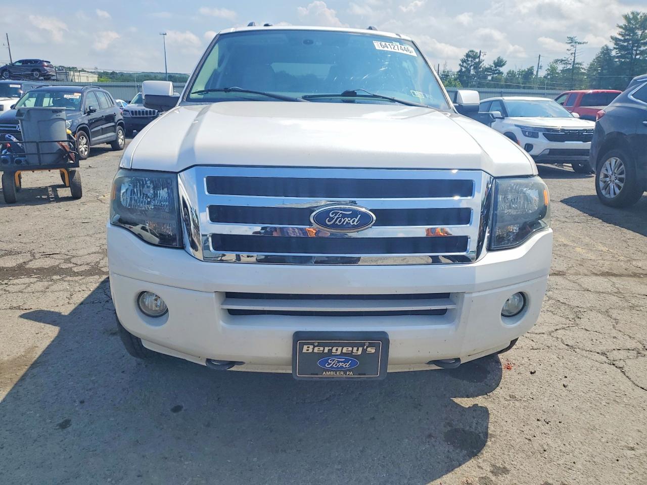 2011 Ford Expedition Limited Белый vin: 1FMJU2A50BEF06170