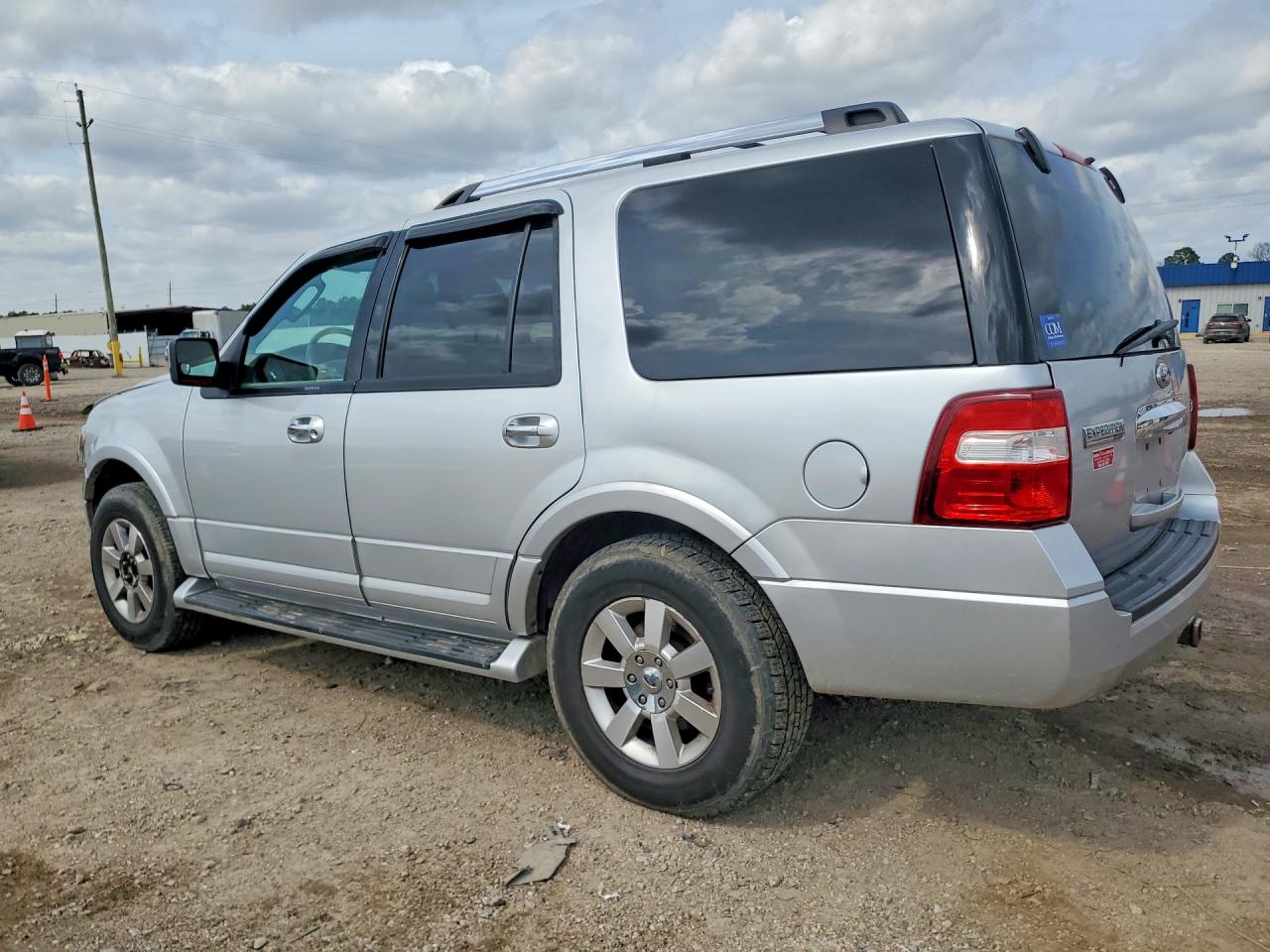 2010 Ford Expedition Limited Silver vin: 1FMJU2A51AEB64503