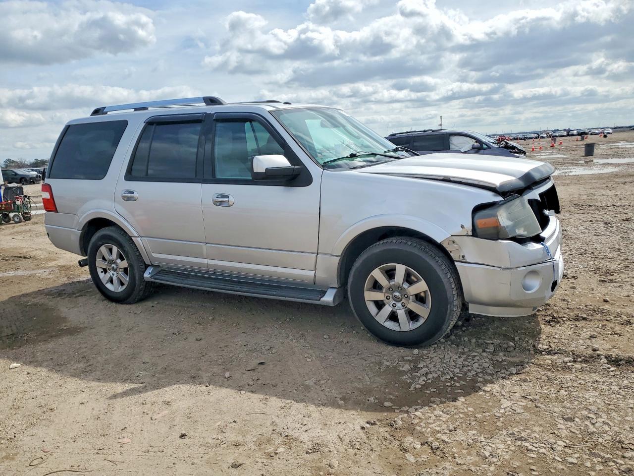 2010 Ford Expedition Limited Silver vin: 1FMJU2A51AEB64503