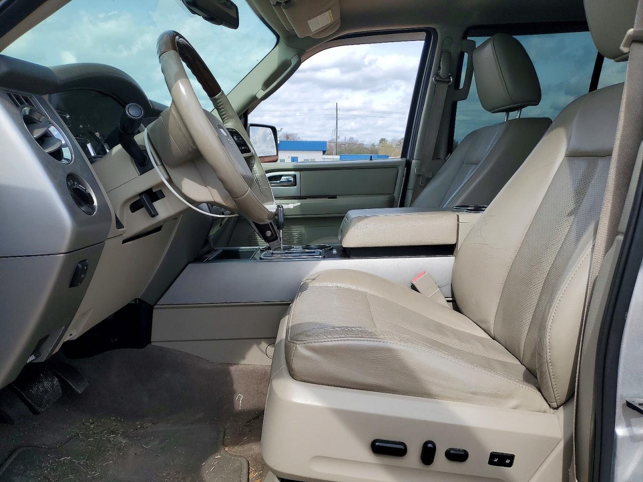2010 Ford Expedition Limited Silver vin: 1FMJU2A51AEB64503