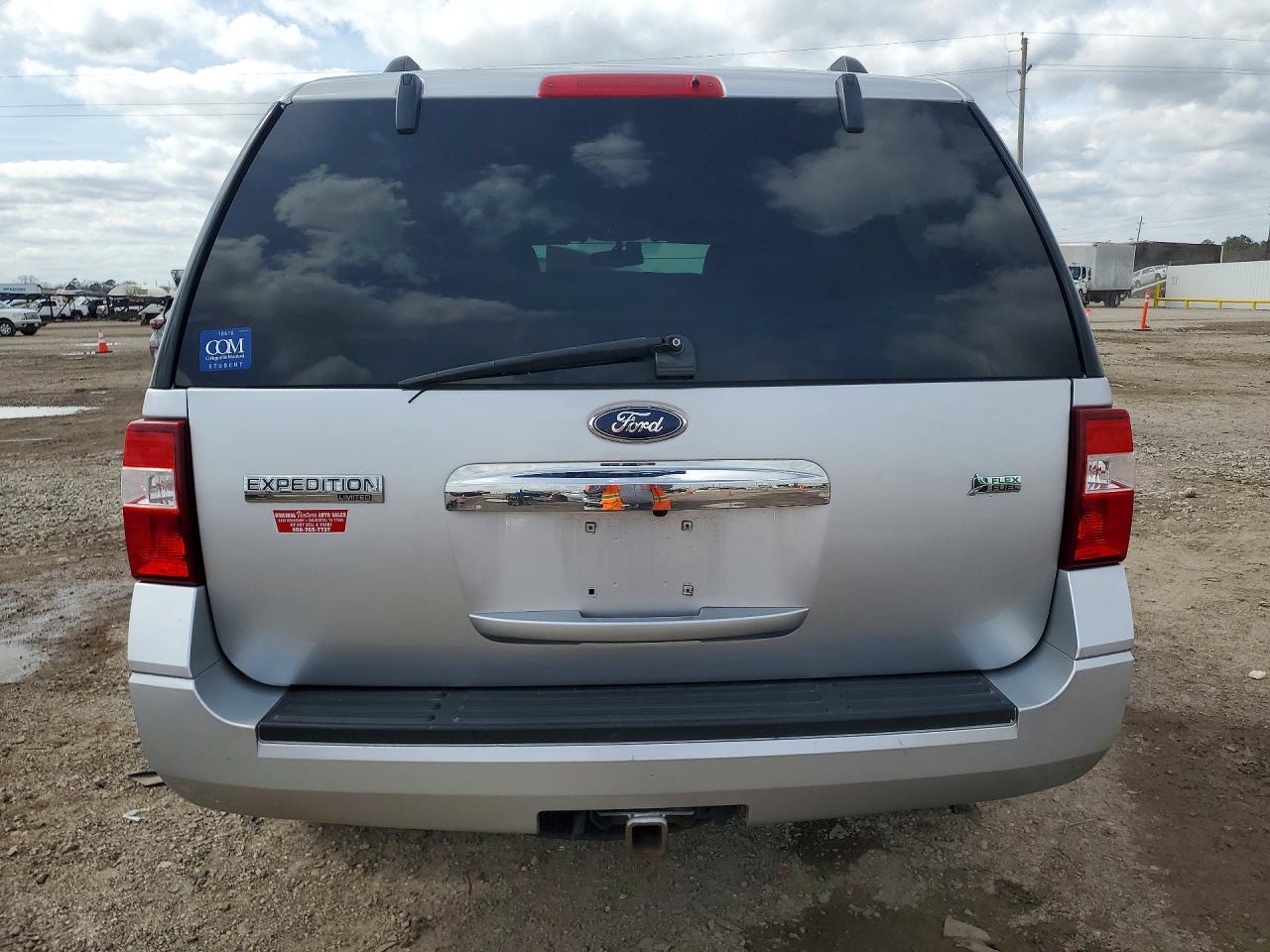 2010 Ford Expedition Limited Silver vin: 1FMJU2A51AEB64503