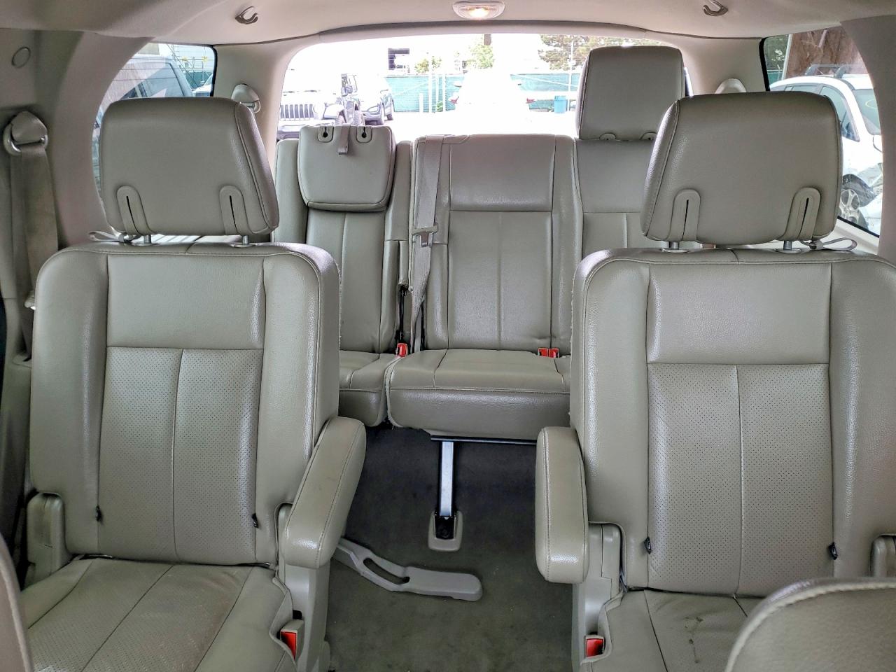 2011 Ford Expedition Limited Белый vin: 1FMJU2A51BEF33622