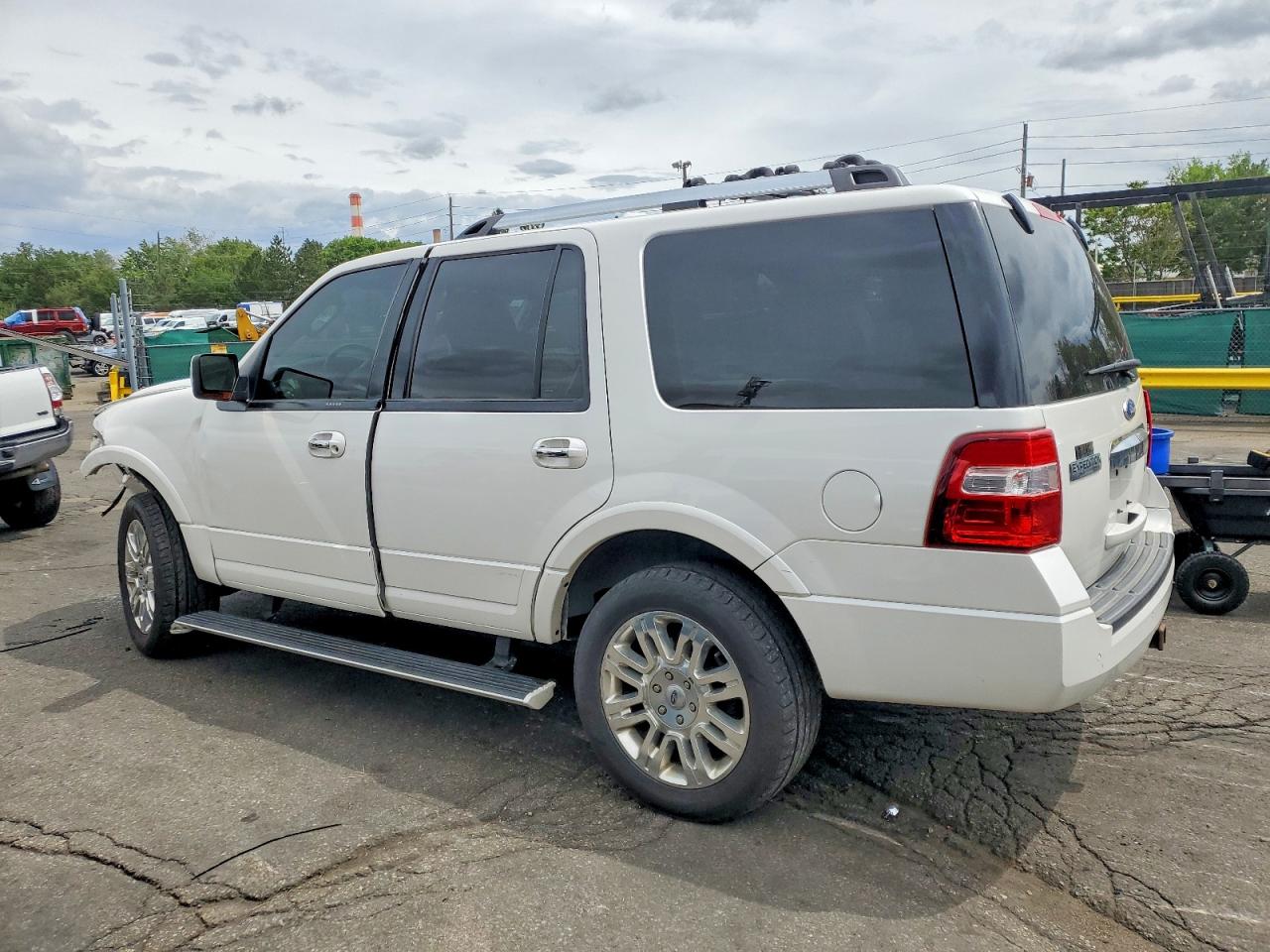 2011 Ford Expedition Limited Белый vin: 1FMJU2A51BEF33622