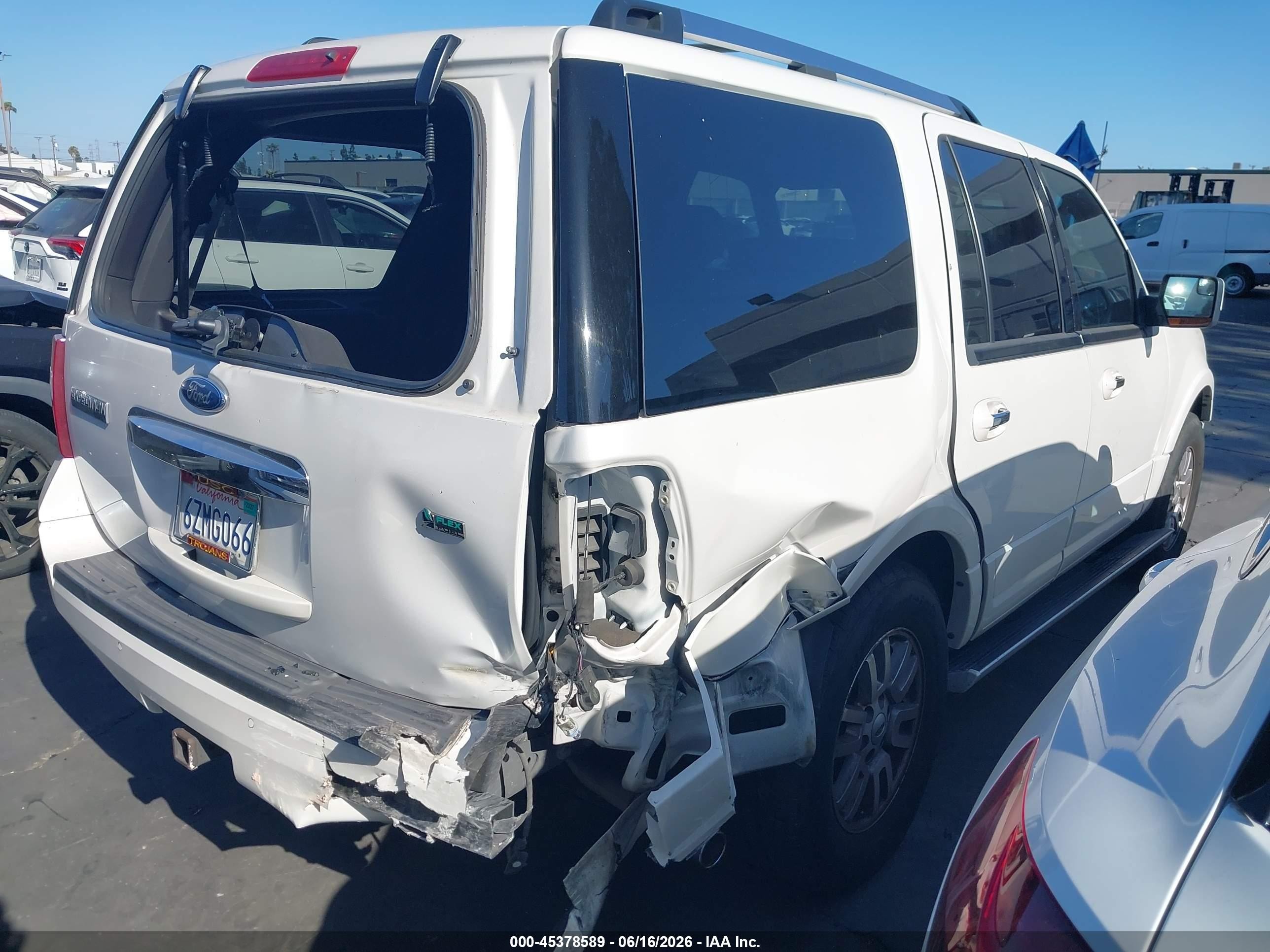2012 Ford Expedition Limited White vin: 1FMJU2A51CEF16787