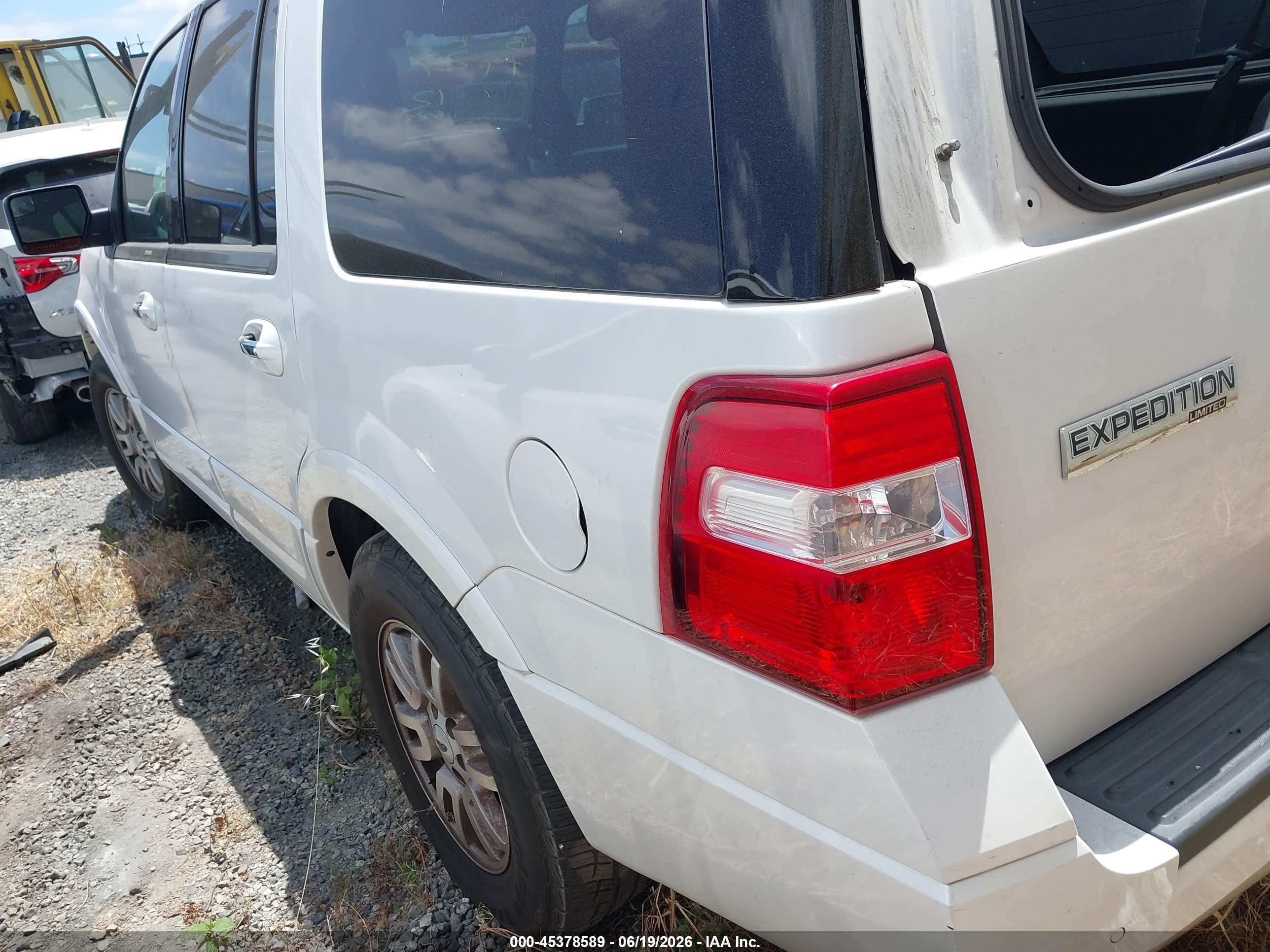 2012 Ford Expedition Limited White vin: 1FMJU2A51CEF16787