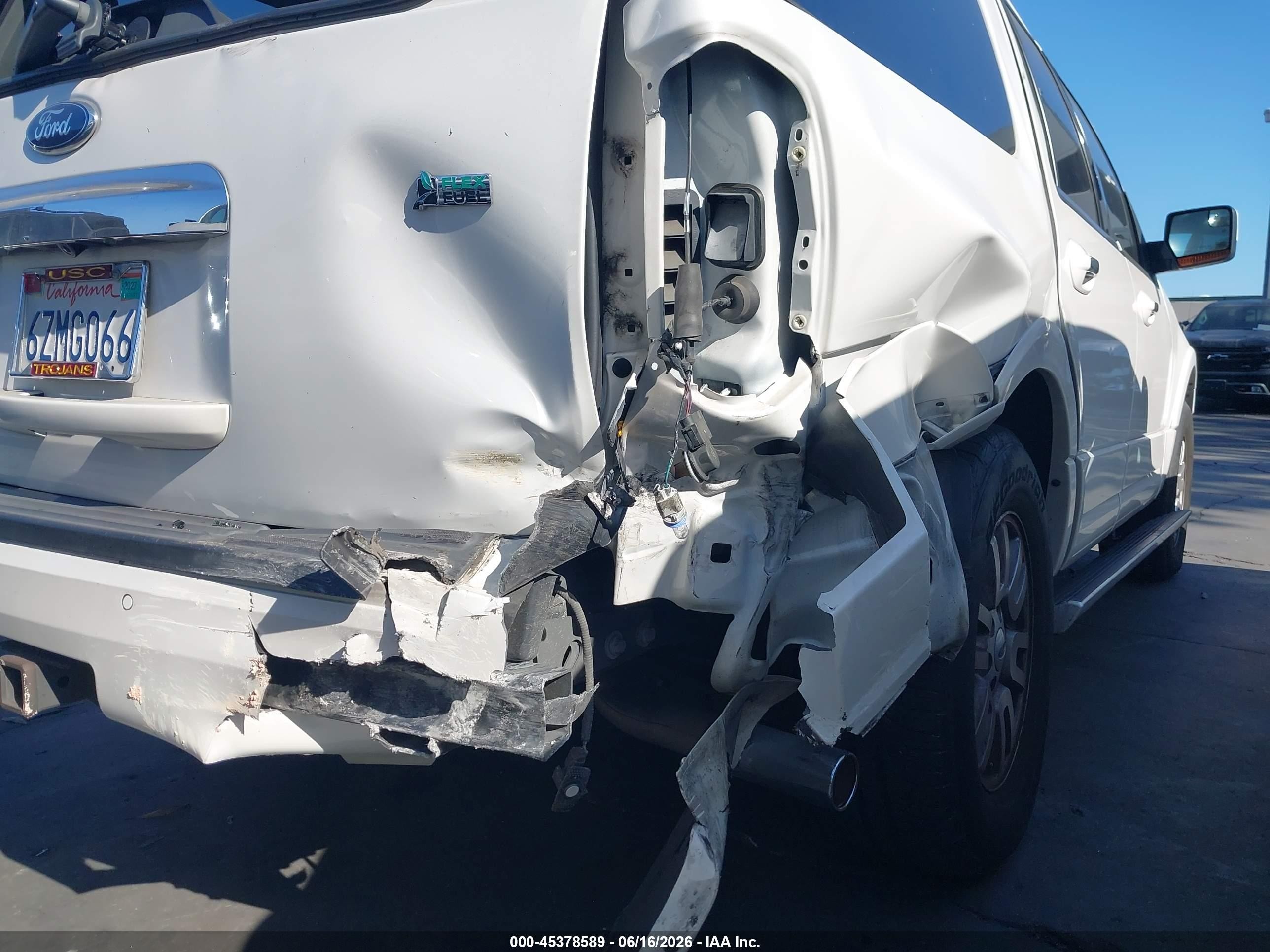 2012 Ford Expedition Limited White vin: 1FMJU2A51CEF16787