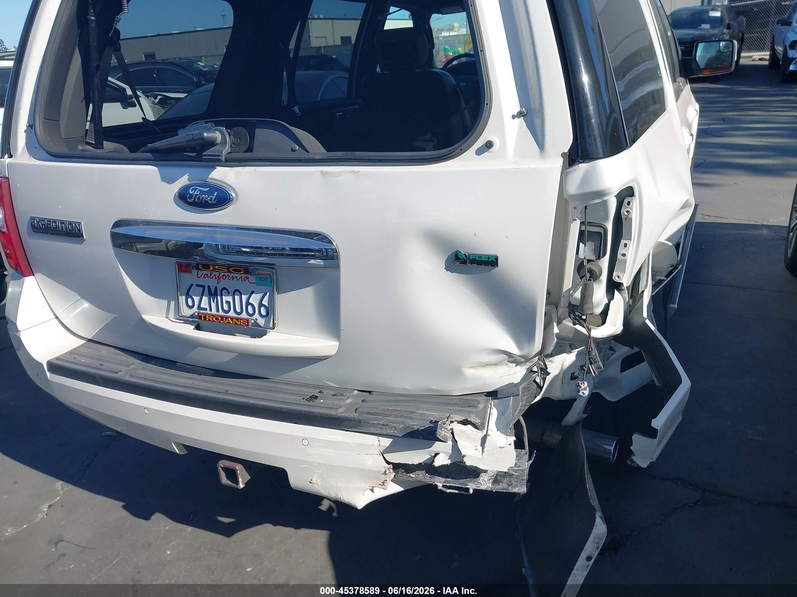 2012 Ford Expedition Limited White vin: 1FMJU2A51CEF16787