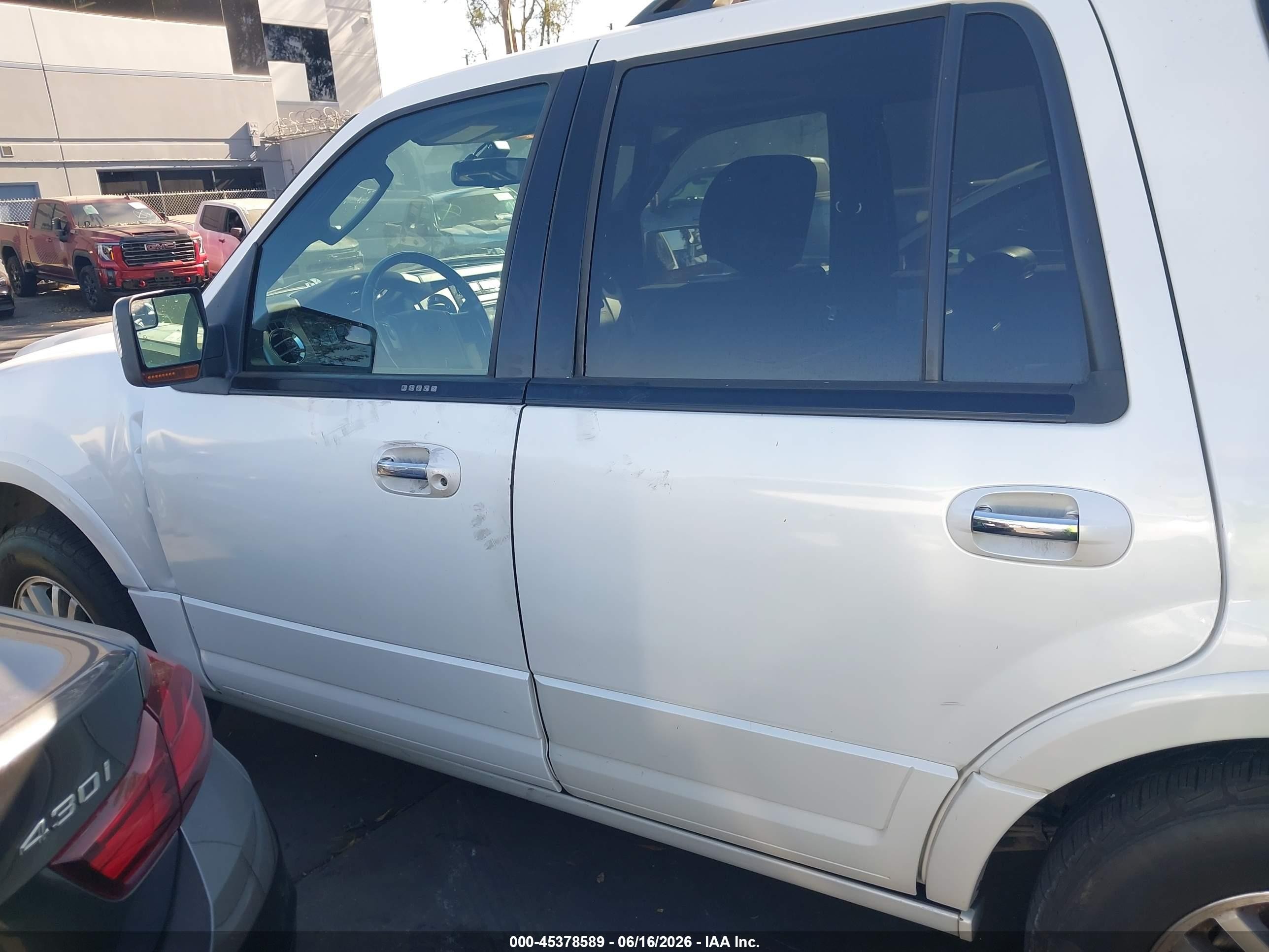 2012 Ford Expedition Limited White vin: 1FMJU2A51CEF16787