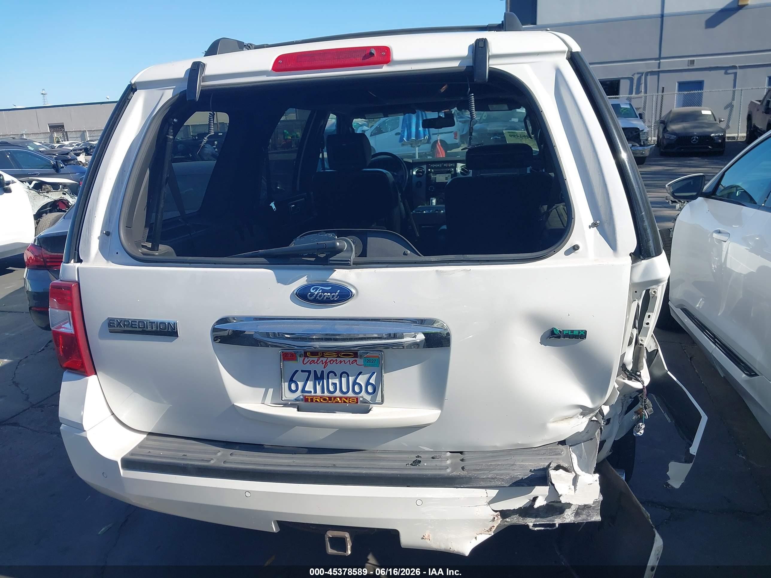 2012 Ford Expedition Limited White vin: 1FMJU2A51CEF16787
