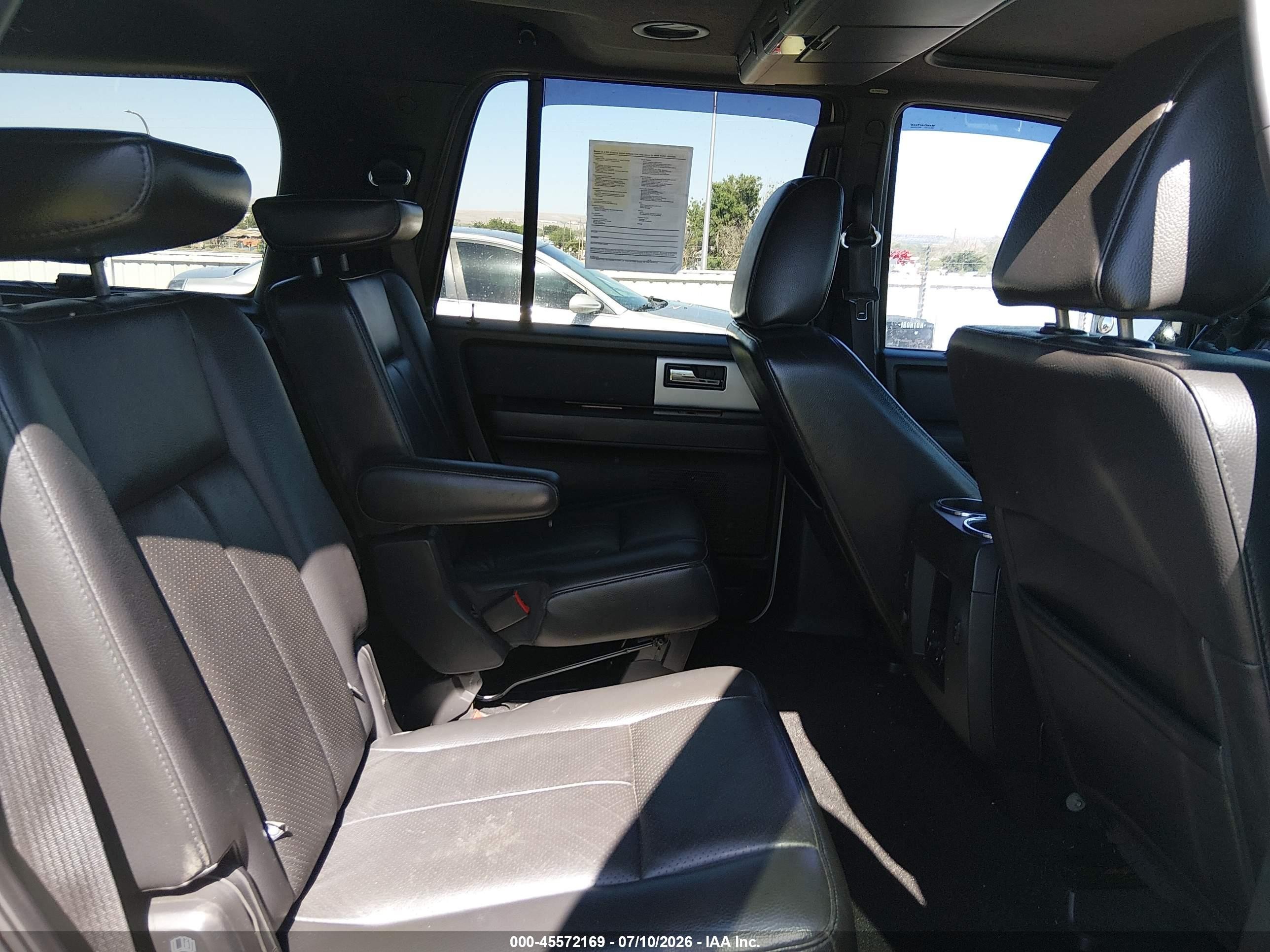 2010 Ford Expedition Limited White vin: 1FMJU2A52AEA17607