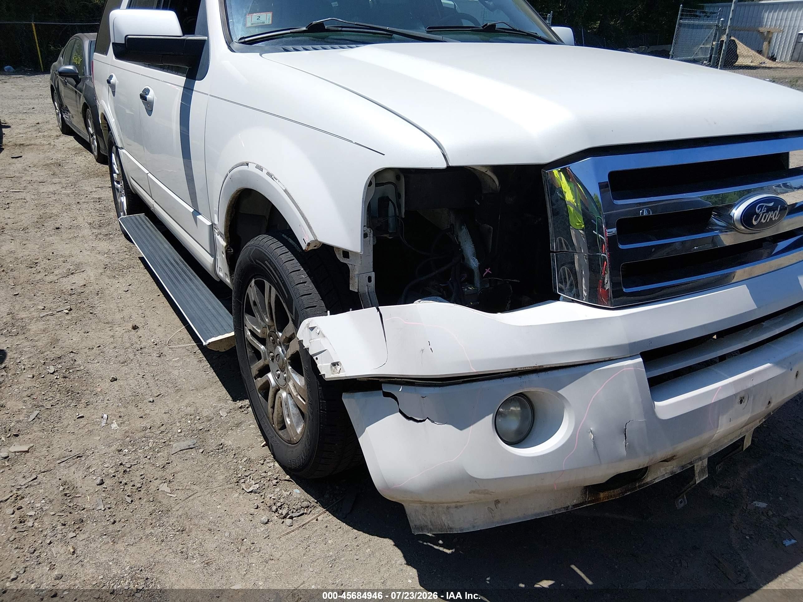 2011 Ford Expedition Limited Белый vin: 1FMJU2A52BEF04954