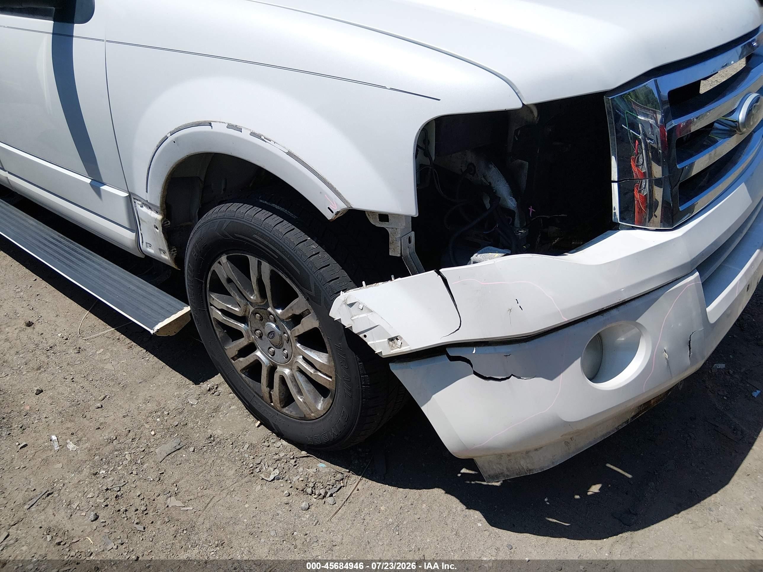 2011 Ford Expedition Limited Белый vin: 1FMJU2A52BEF04954
