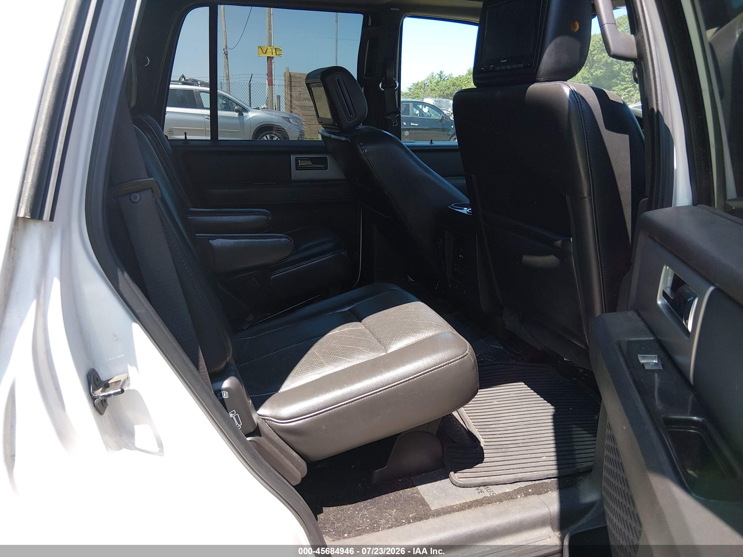 2011 Ford Expedition Limited Белый vin: 1FMJU2A52BEF04954