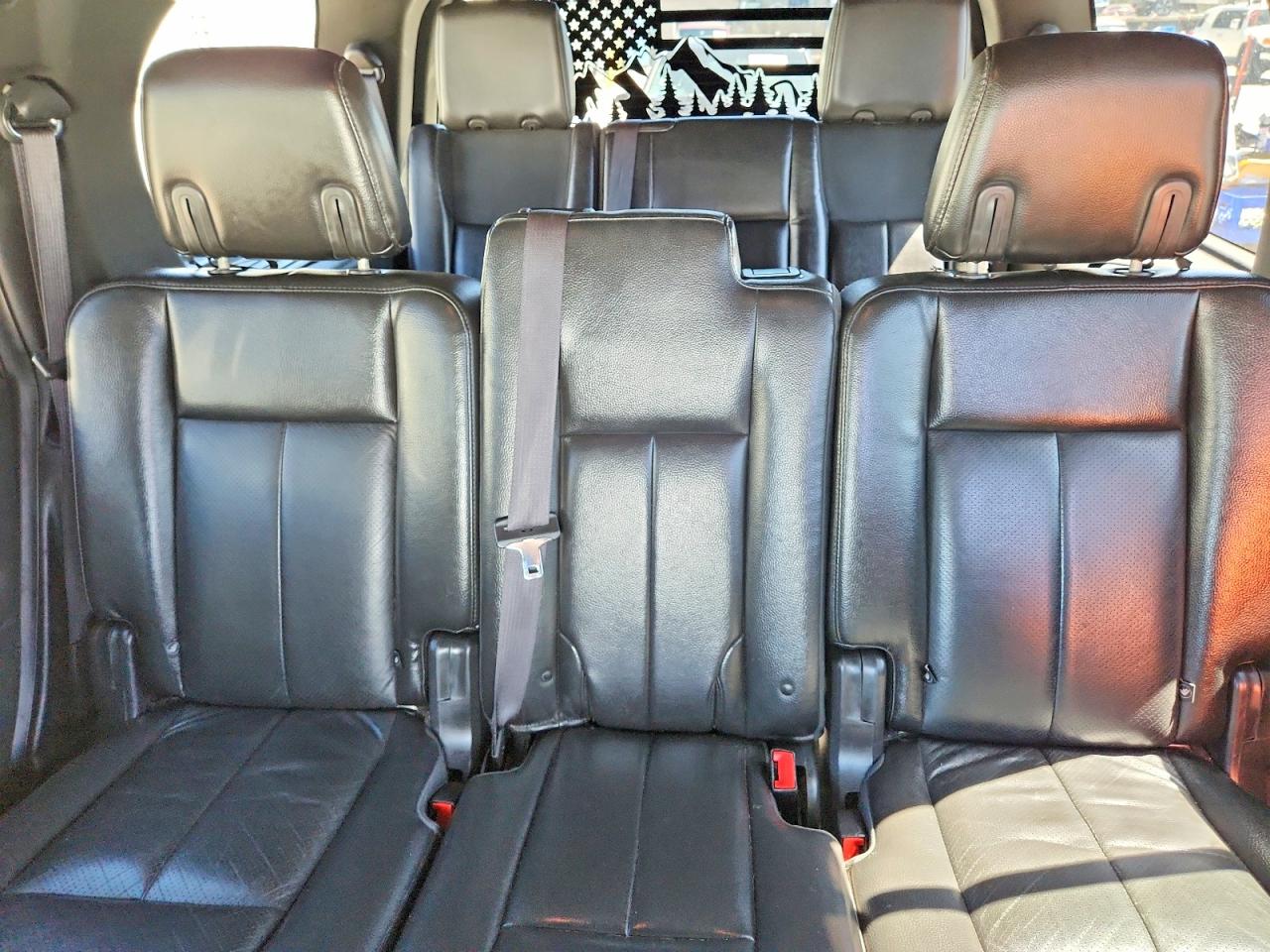 2010 Ford Expedition Limited Silver vin: 1FMJU2A53AEA81848