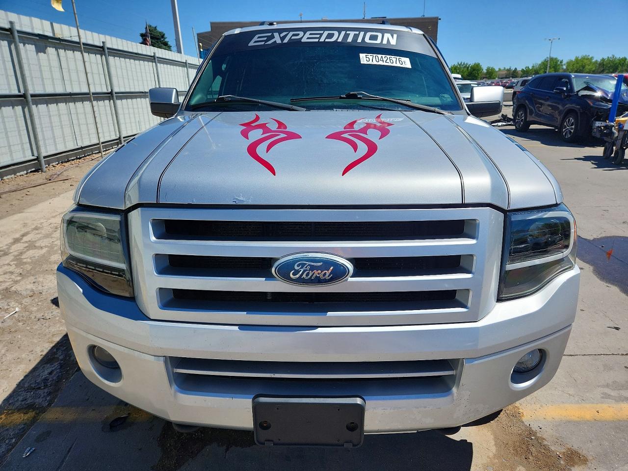 2010 Ford Expedition Limited Silver vin: 1FMJU2A53AEA81848