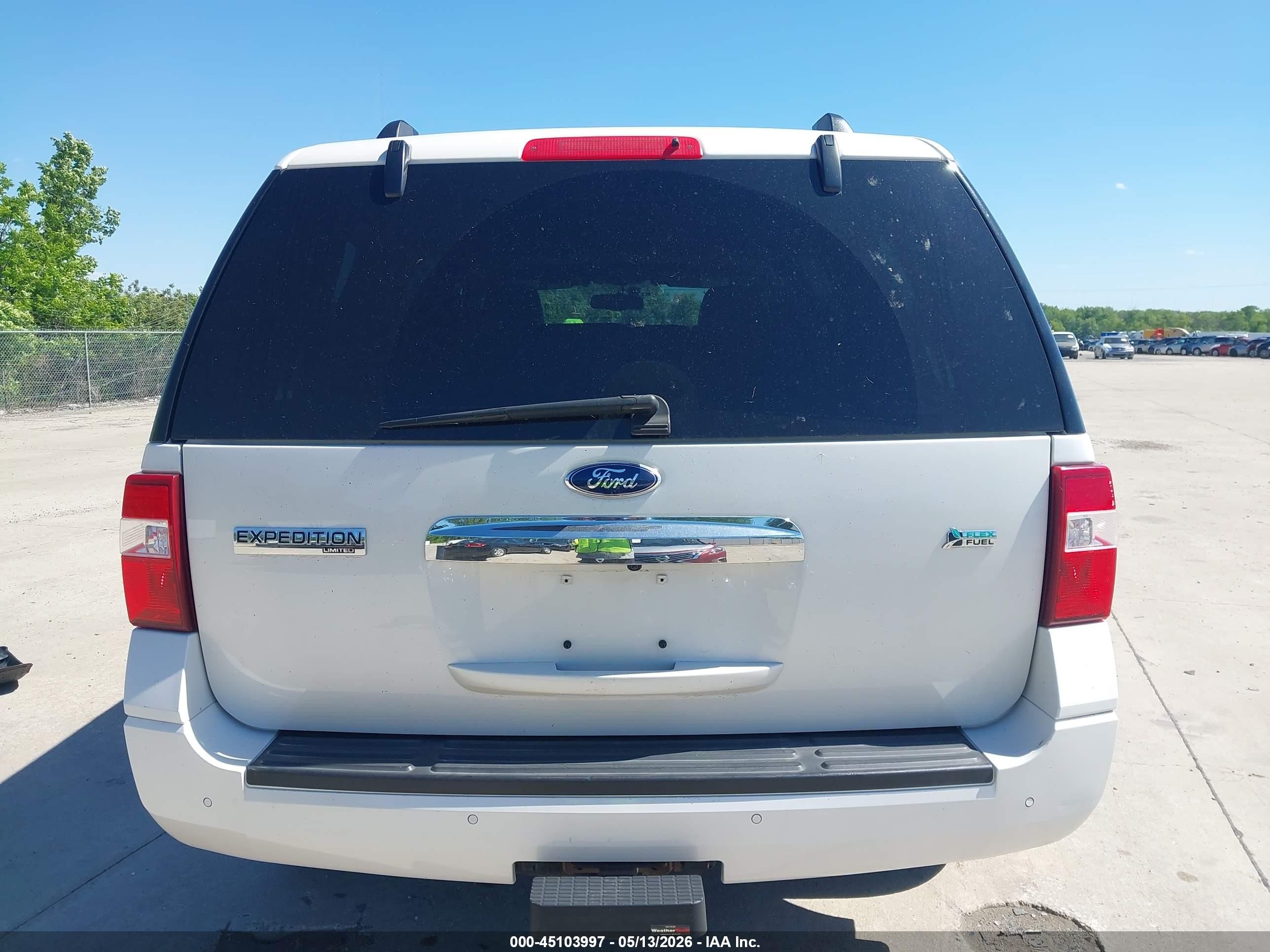 2012 Ford Expedition Limited White vin: 1FMJU2A53CEF45420