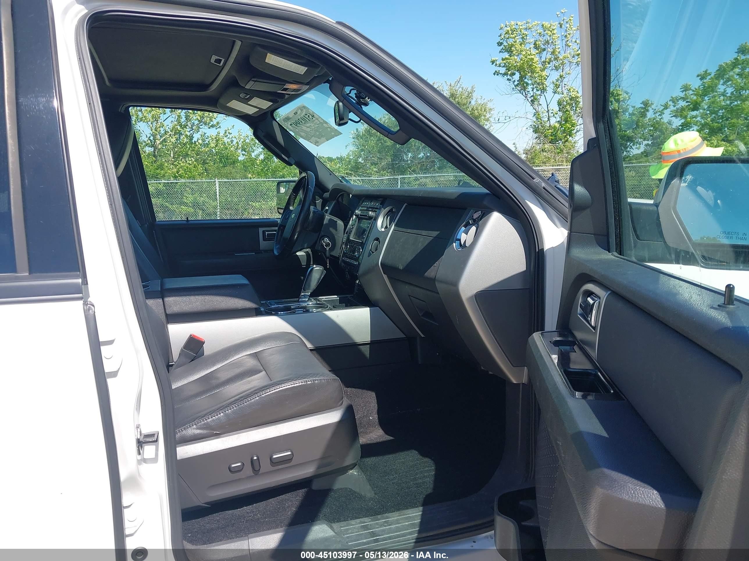 2012 Ford Expedition Limited White vin: 1FMJU2A53CEF45420
