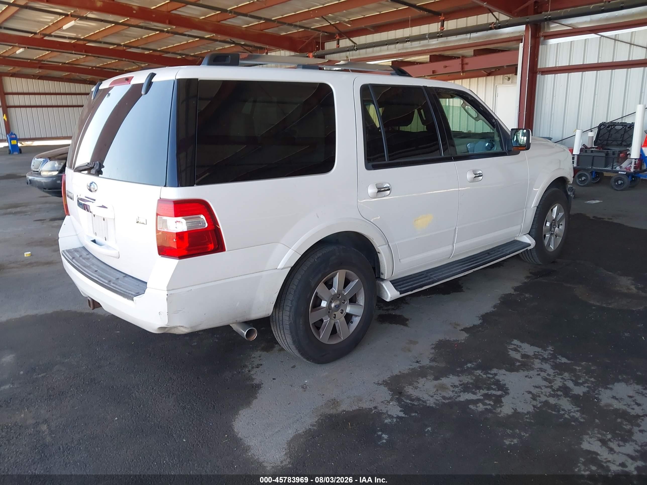 2010 Ford Expedition Limited Белый vin: 1FMJU2A54AEB50532