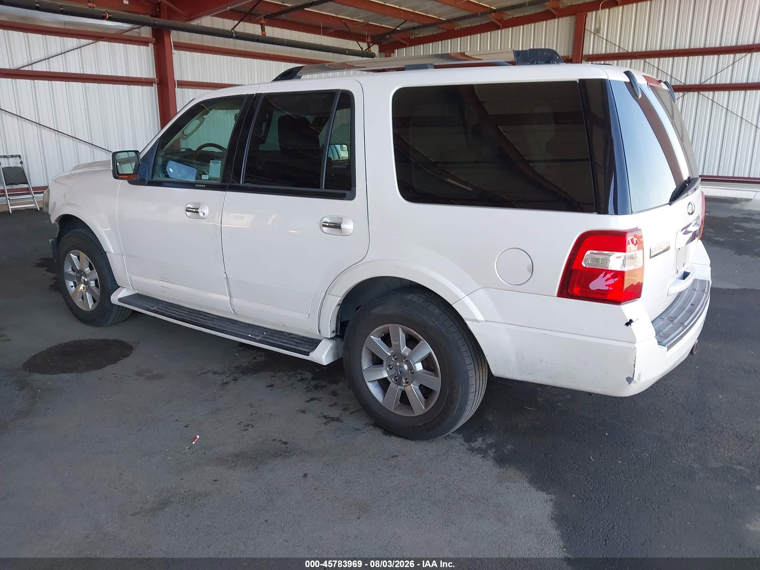 2010 Ford Expedition Limited Белый vin: 1FMJU2A54AEB50532