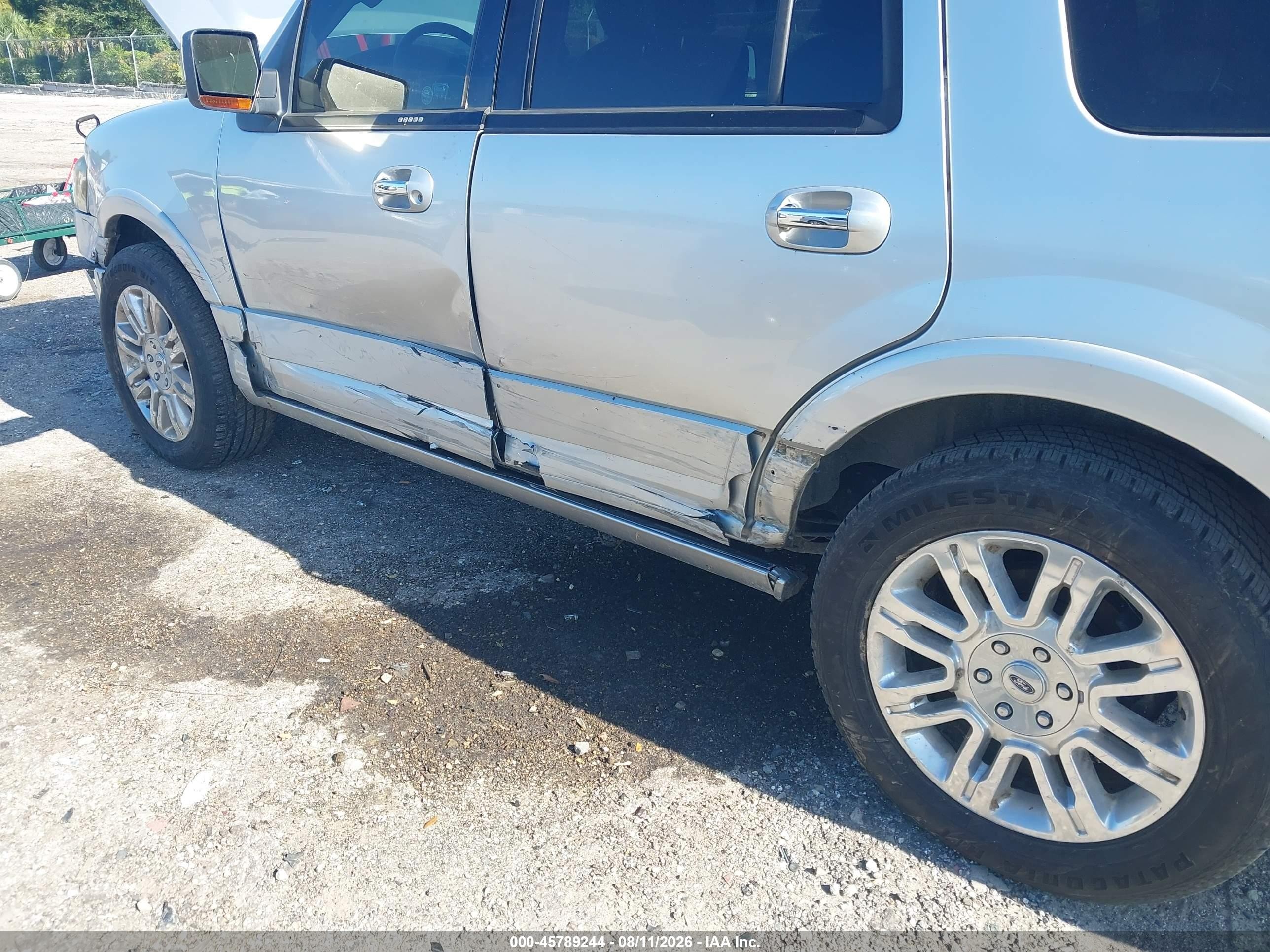 2011 Ford Expedition Limited Silver vin: 1FMJU2A54BEF12022
