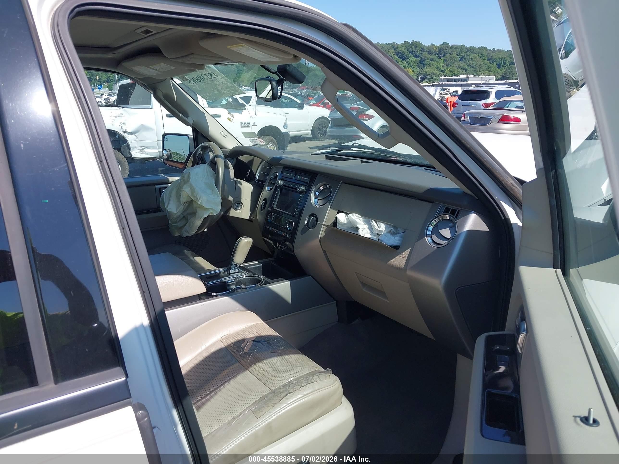 2011 Ford Expedition Limited White vin: 1FMJU2A55BEF57003
