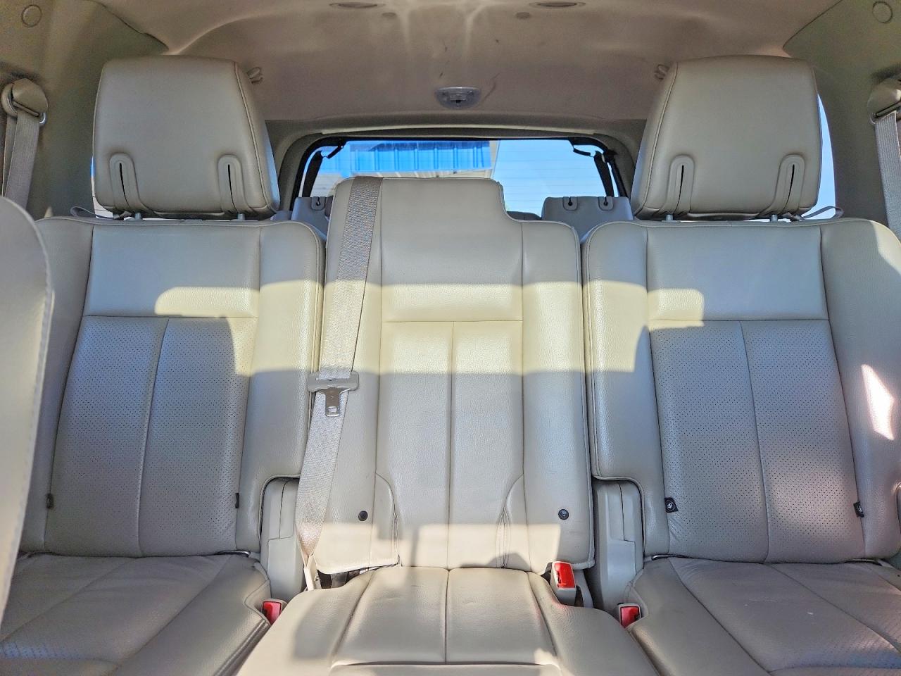 2012 Ford Expedition Limited Silver vin: 1FMJU2A55CEF12497