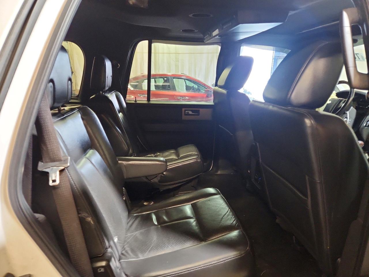 2010 Ford Expedition Limited White vin: 1FMJU2A56AEB68255