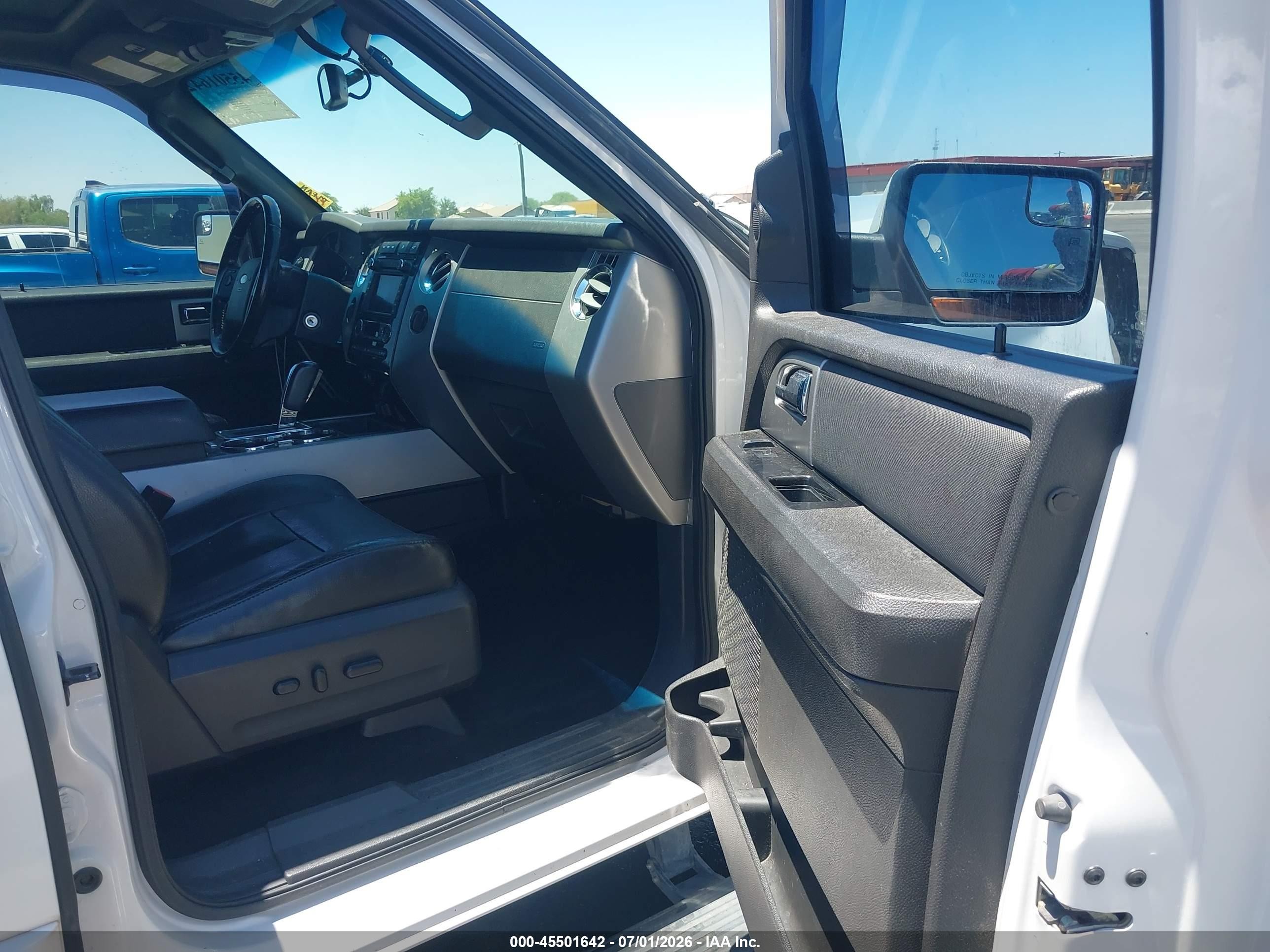 2013 Ford Expedition Limited White vin: 1FMJU2A56DEF02790