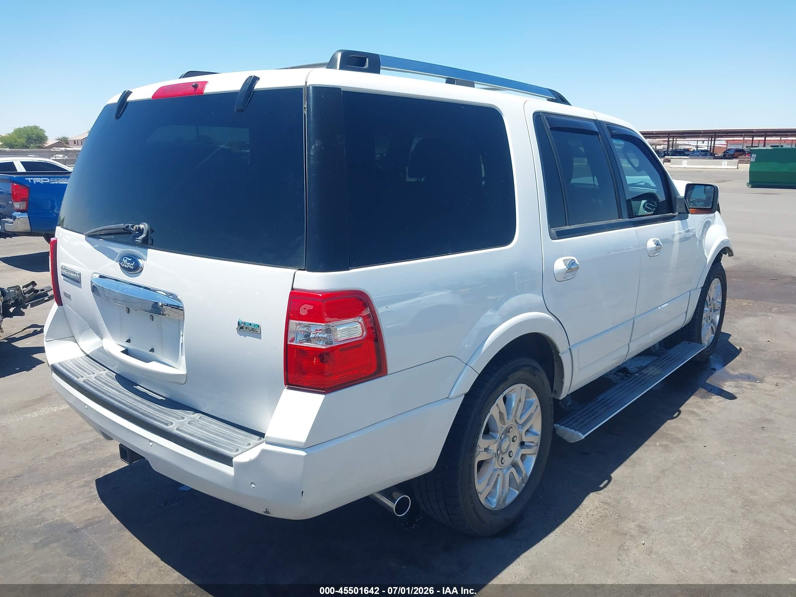 2013 Ford Expedition Limited White vin: 1FMJU2A56DEF02790