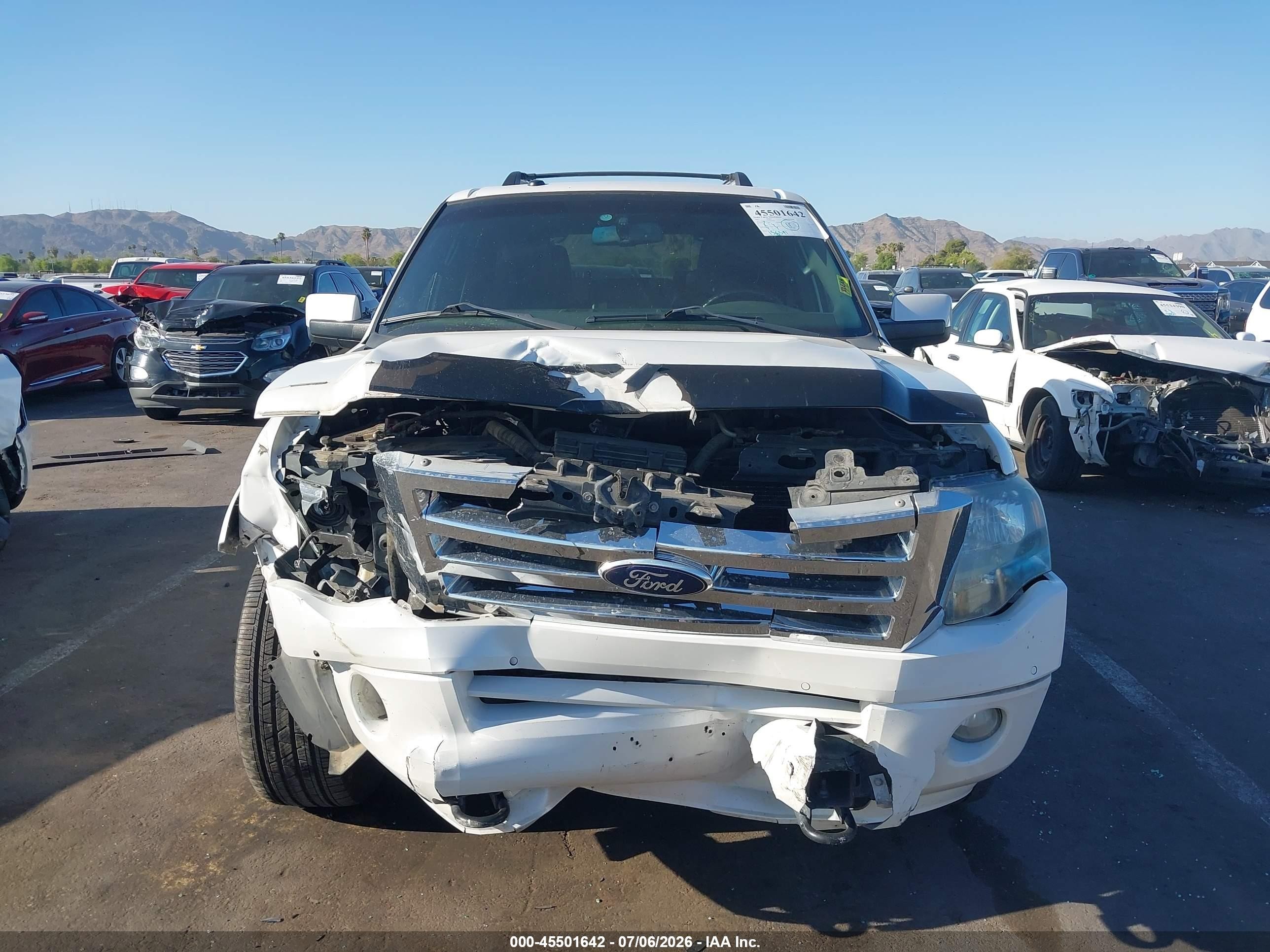 2013 Ford Expedition Limited White vin: 1FMJU2A56DEF02790