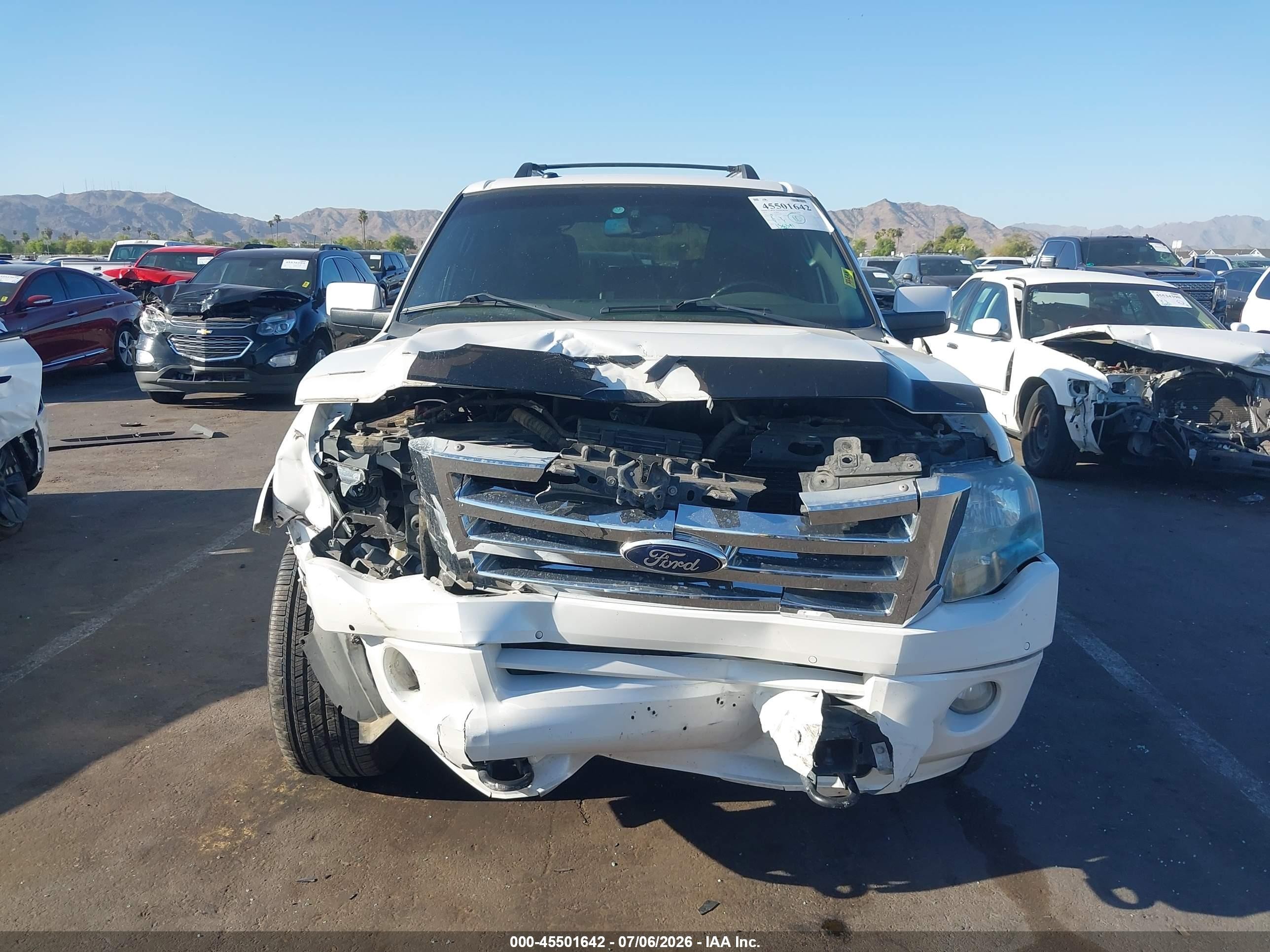 2013 Ford Expedition Limited White vin: 1FMJU2A56DEF02790