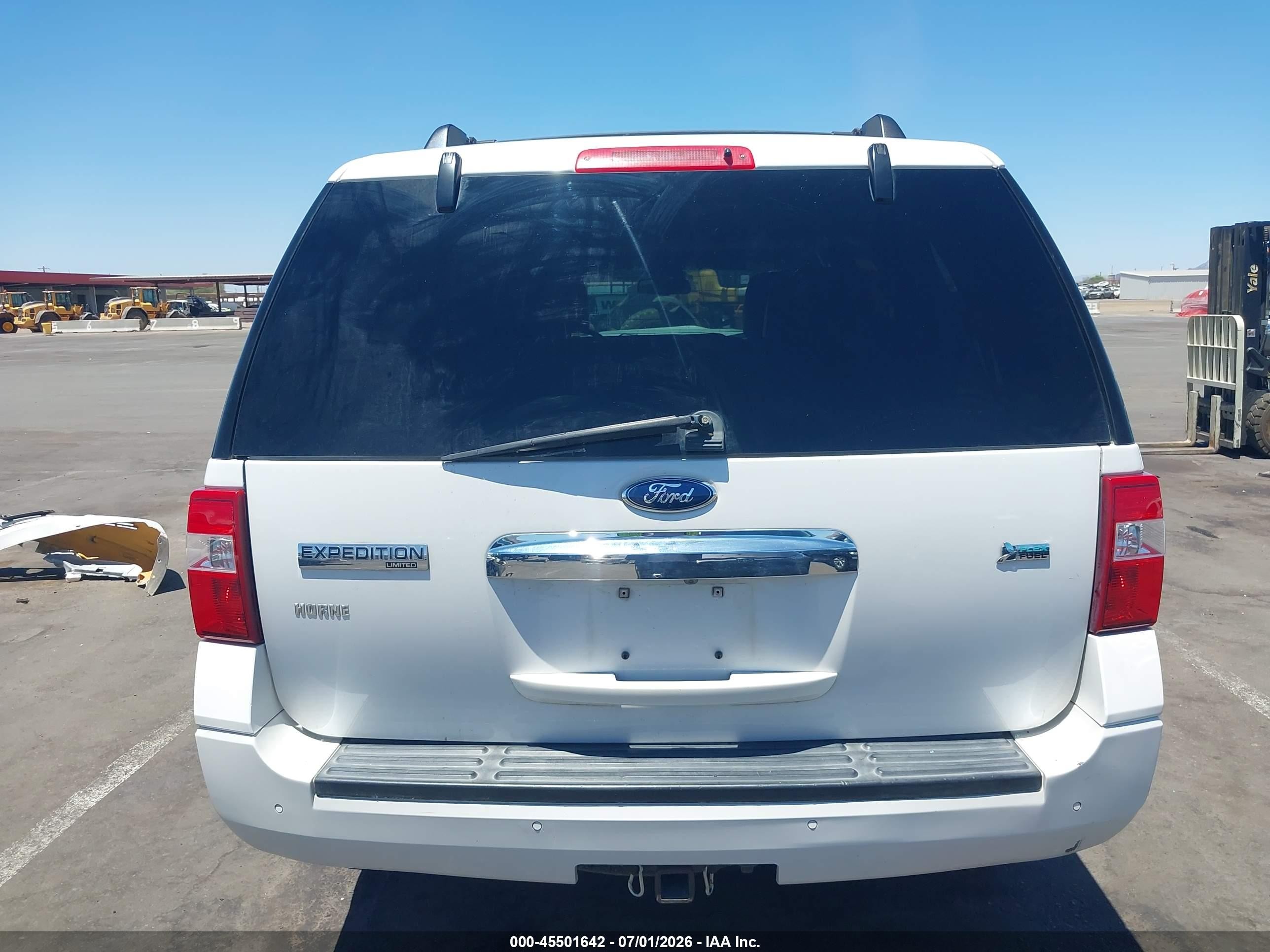 2013 Ford Expedition Limited White vin: 1FMJU2A56DEF02790