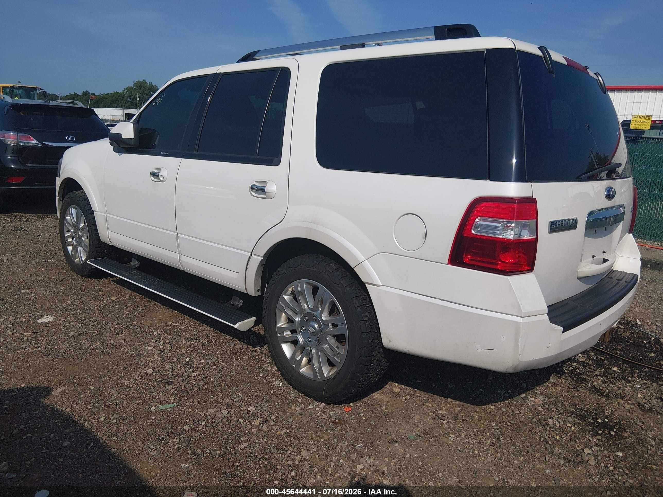 2013 Ford Expedition Limited White vin: 1FMJU2A56DEF38088
