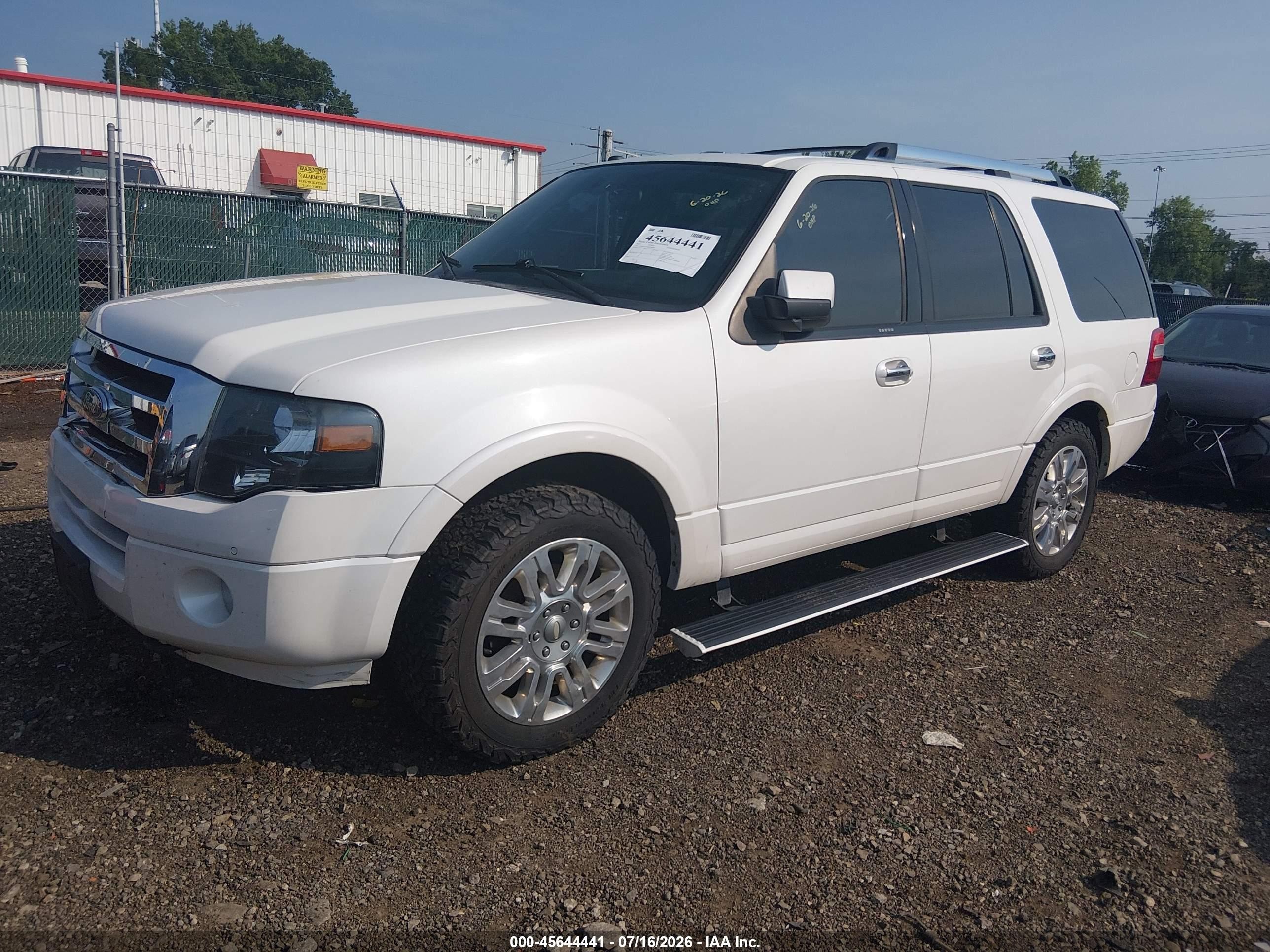 2013 Ford Expedition Limited White vin: 1FMJU2A56DEF38088