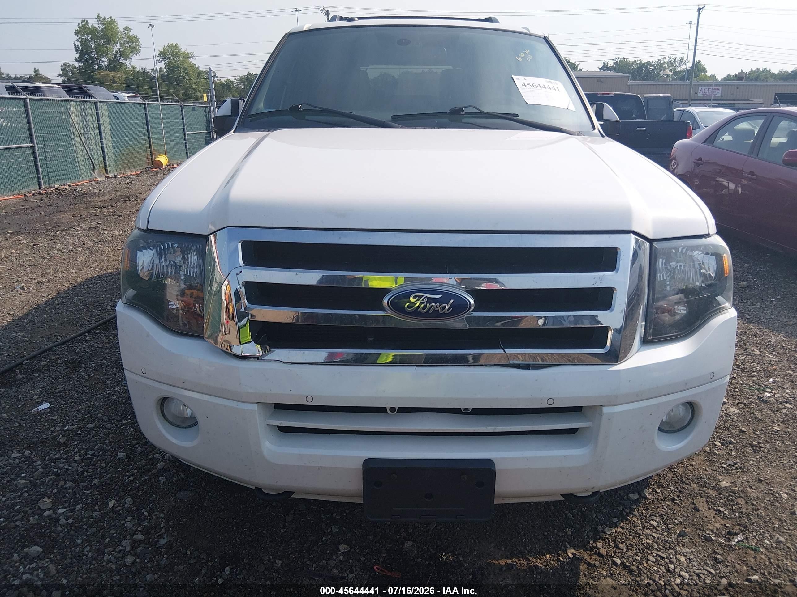 2013 Ford Expedition Limited White vin: 1FMJU2A56DEF38088