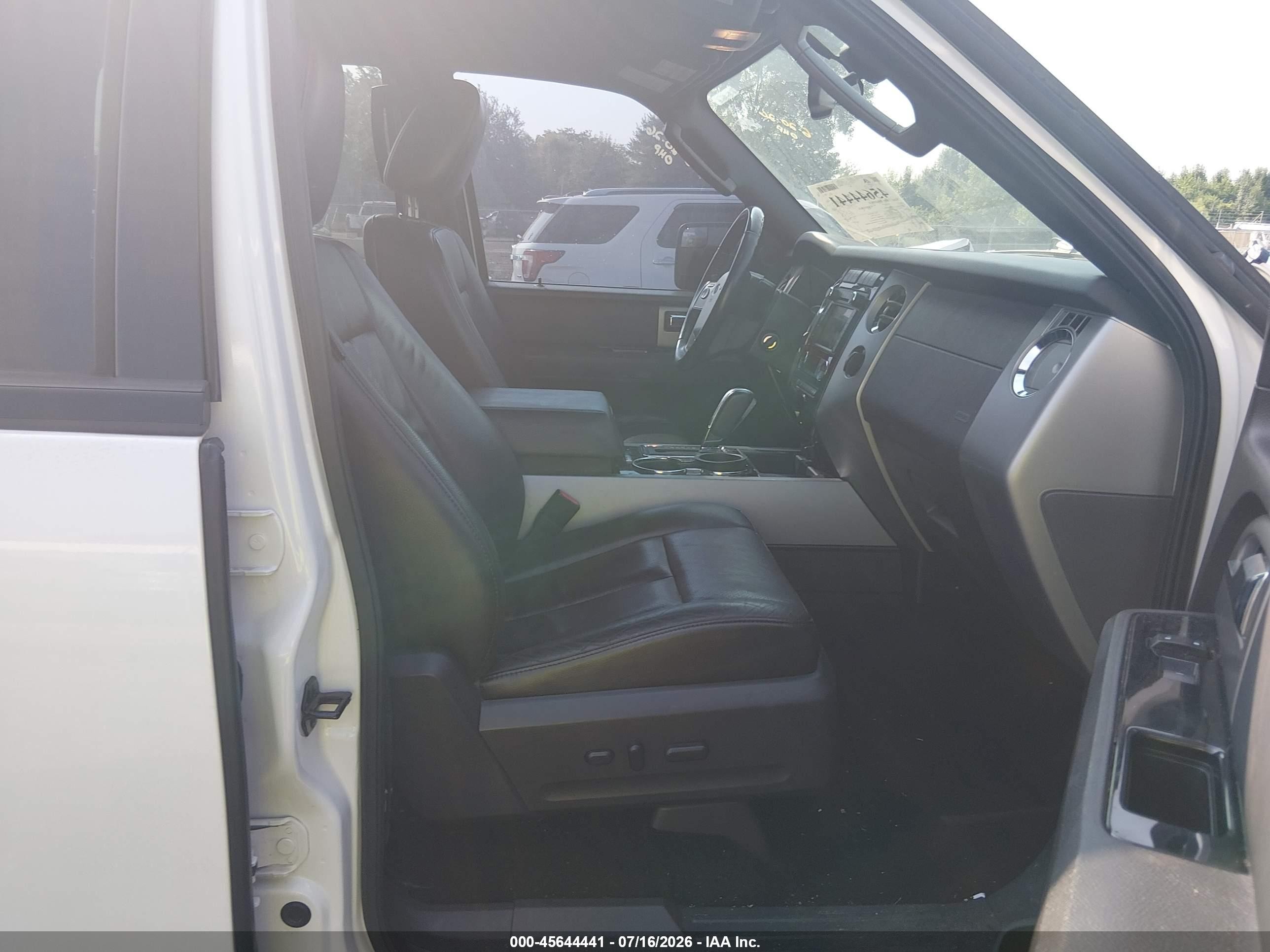 2013 Ford Expedition Limited White vin: 1FMJU2A56DEF38088