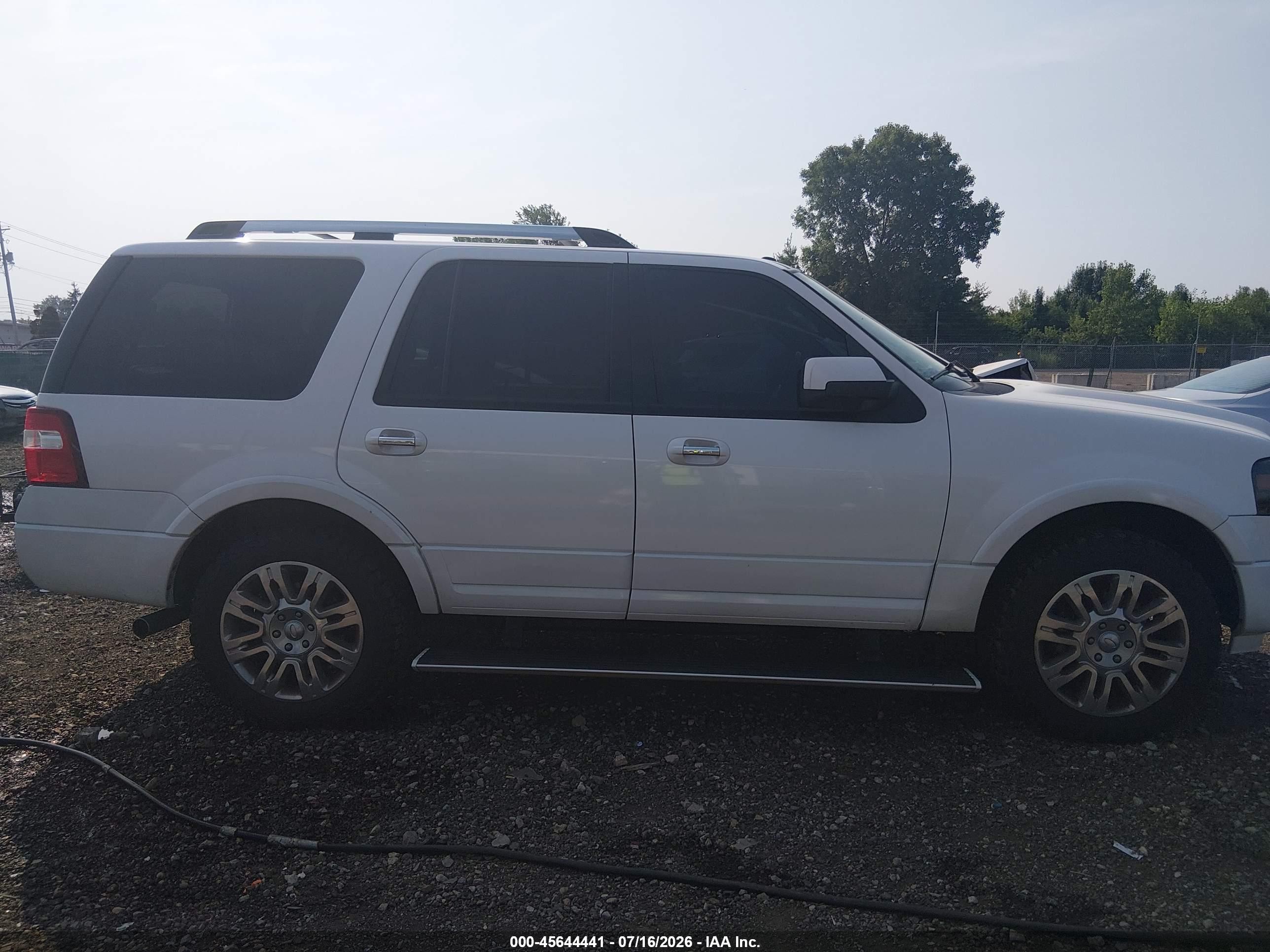 2013 Ford Expedition Limited White vin: 1FMJU2A56DEF38088