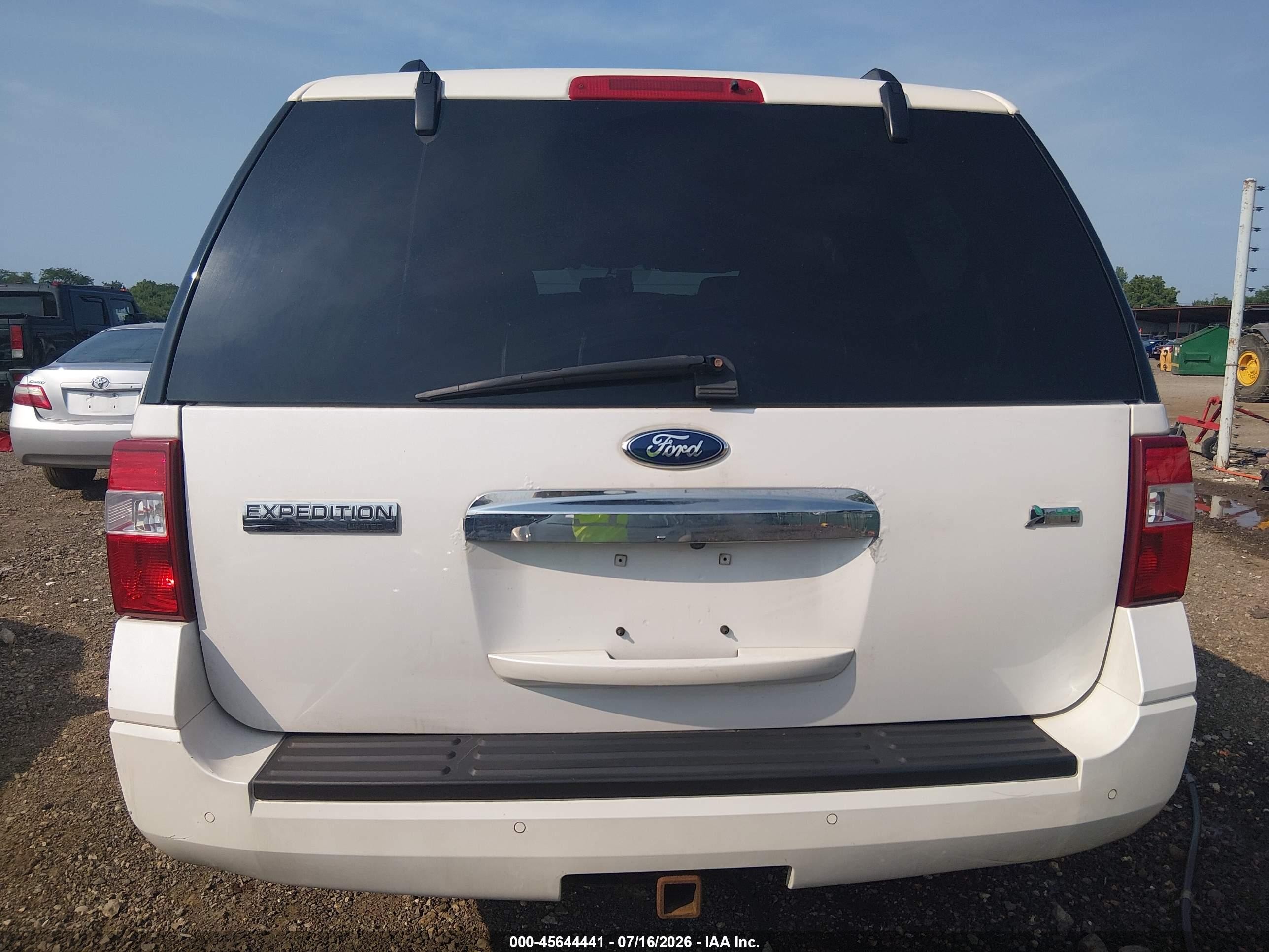 2013 Ford Expedition Limited White vin: 1FMJU2A56DEF38088