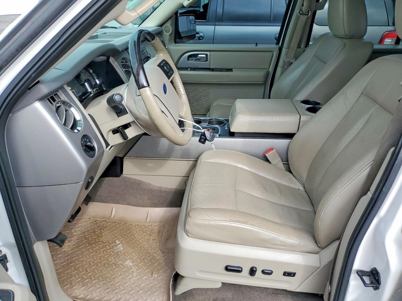 2013 Ford Expedition Limited White vin: 1FMJU2A56DEF59331