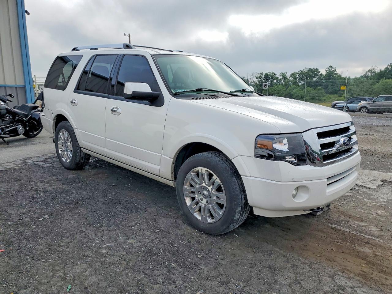 2013 Ford Expedition Limited White vin: 1FMJU2A56DEF59331