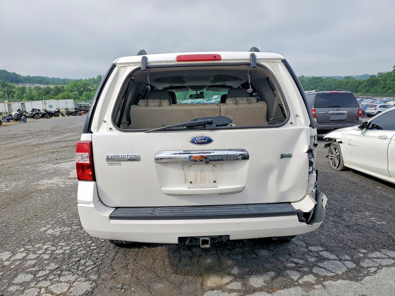 2013 Ford Expedition Limited White vin: 1FMJU2A56DEF59331