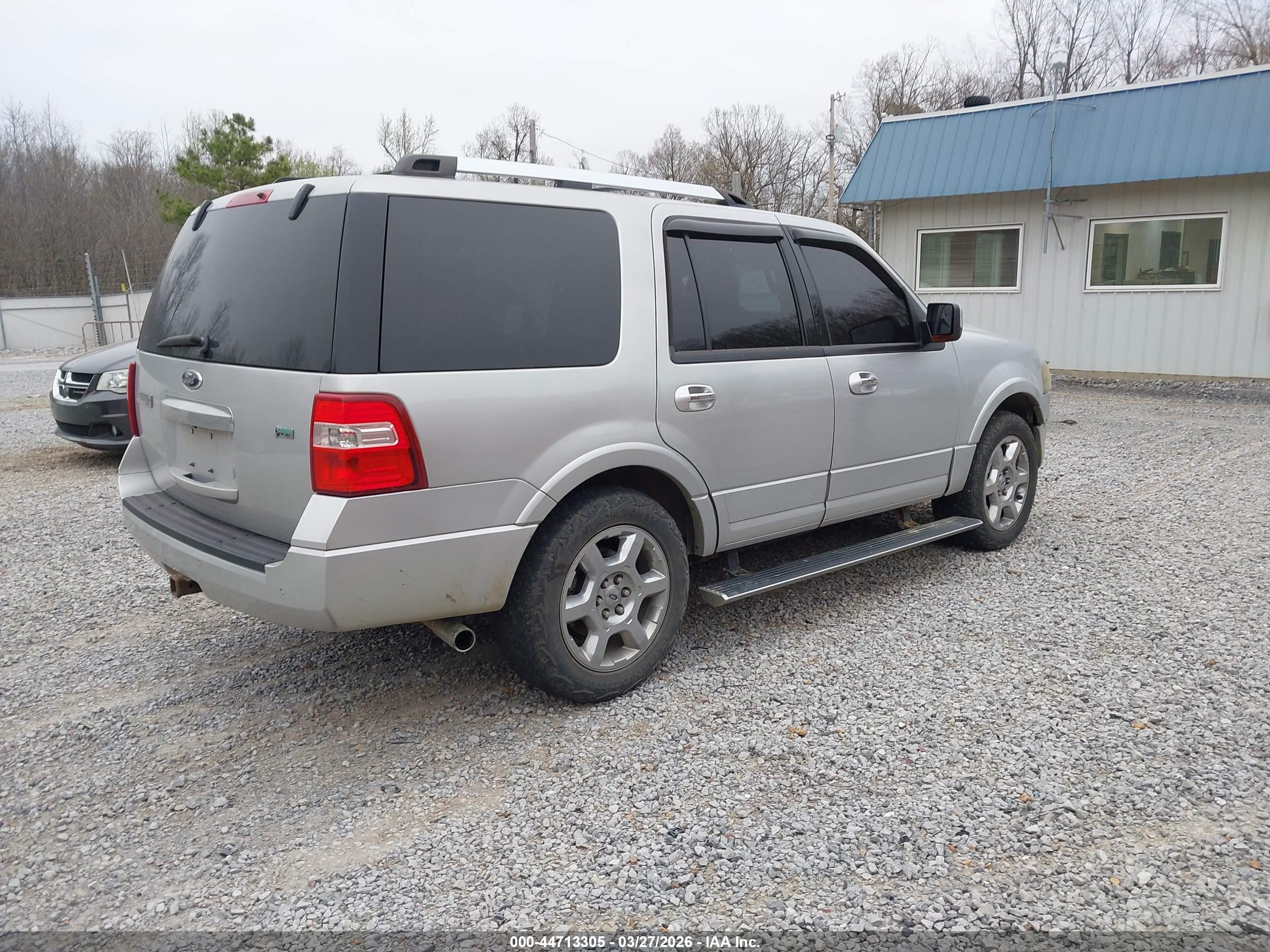 2014 Ford Expedition Limited Silver vin: 1FMJU2A56EEF23415