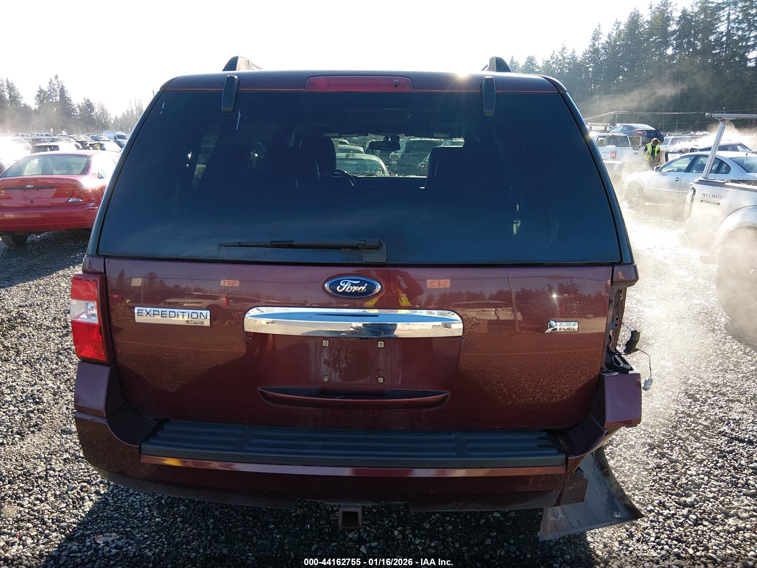 2010 Ford Expedition Limited Red vin: 1FMJU2A57AEB52209