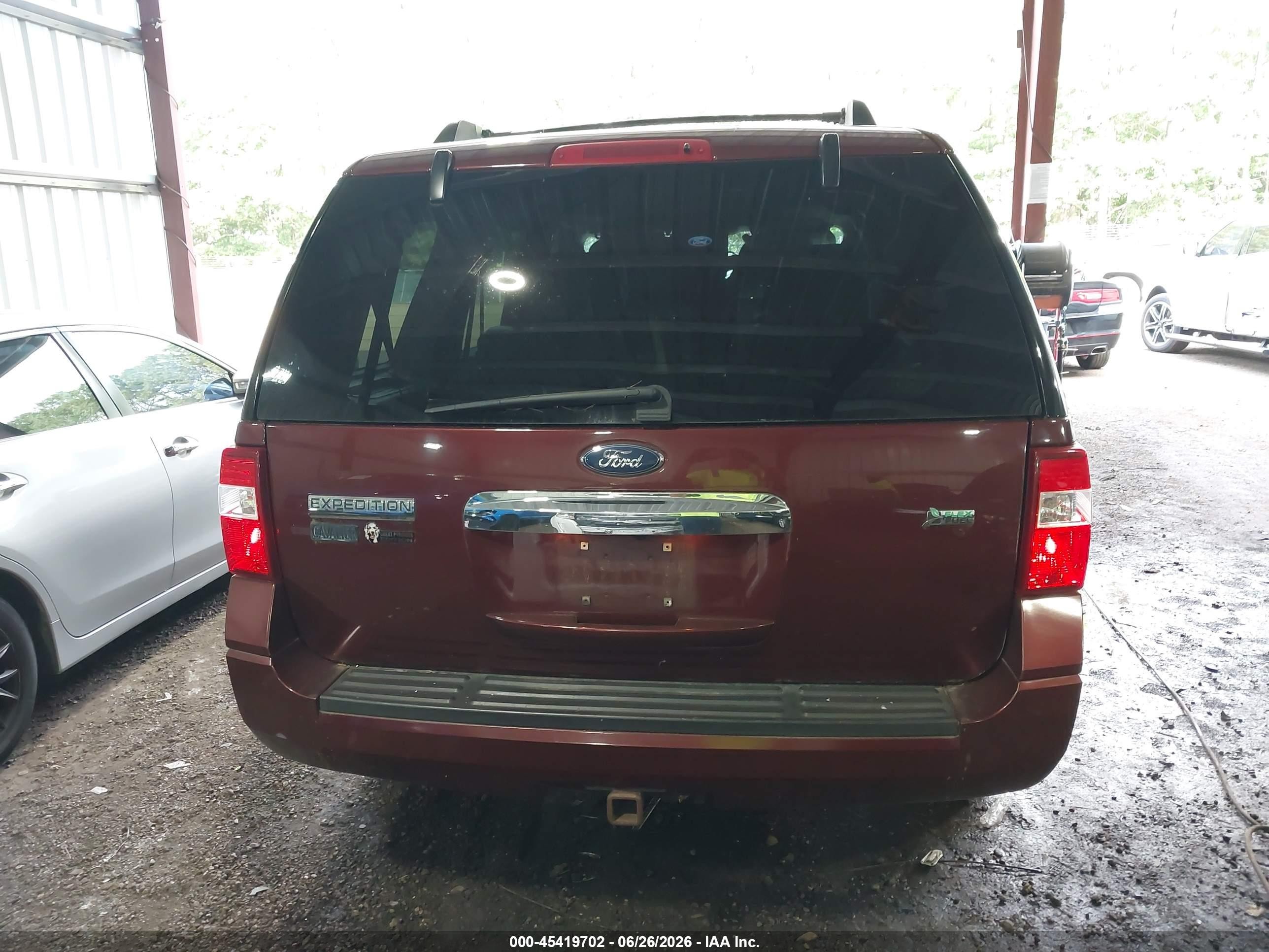 2010 Ford Expedition Limited Purple vin: 1FMJU2A57AEB55398