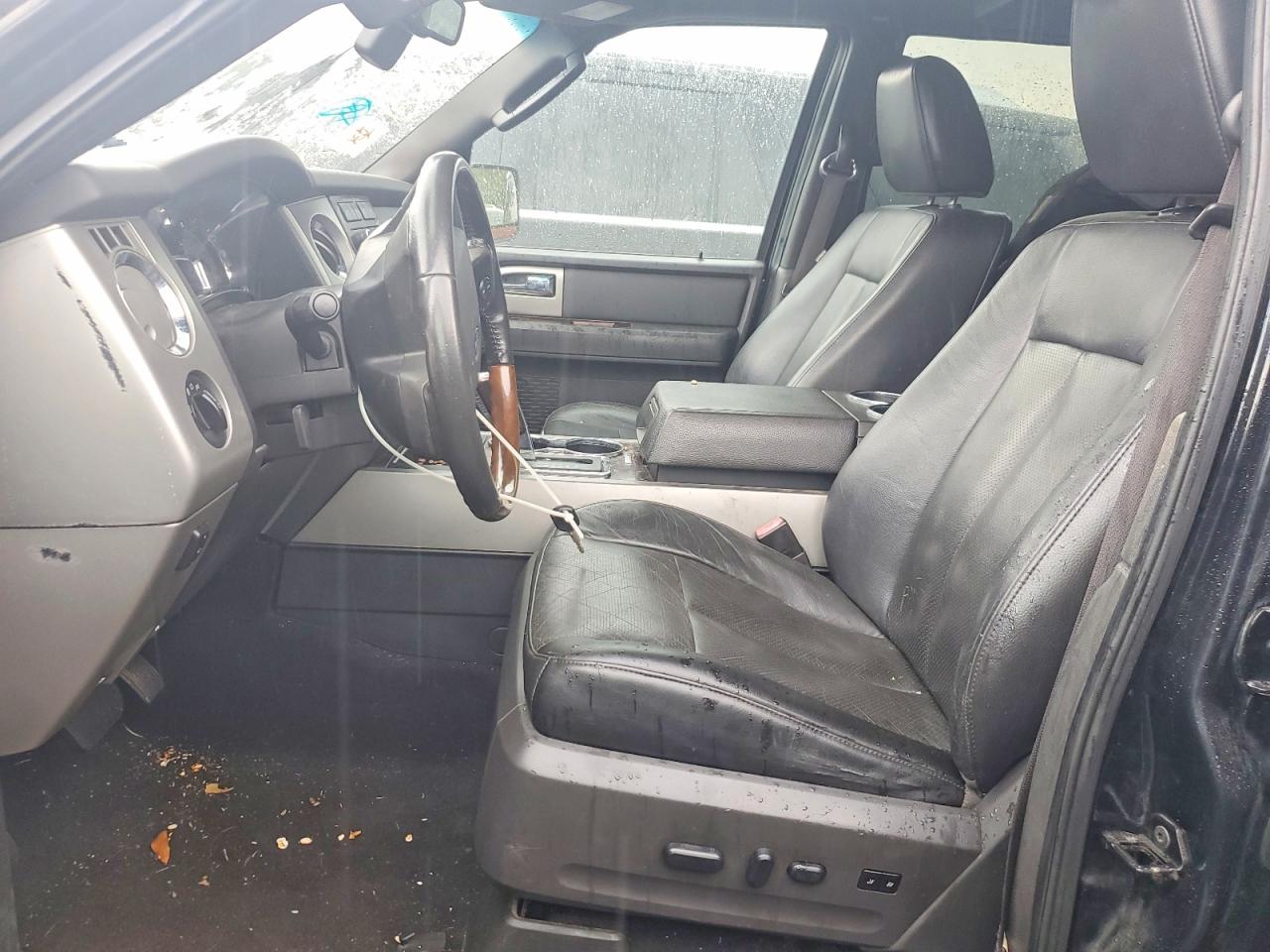 2010 Ford Expedition Limited Черный vin: 1FMJU2A57AEB71469