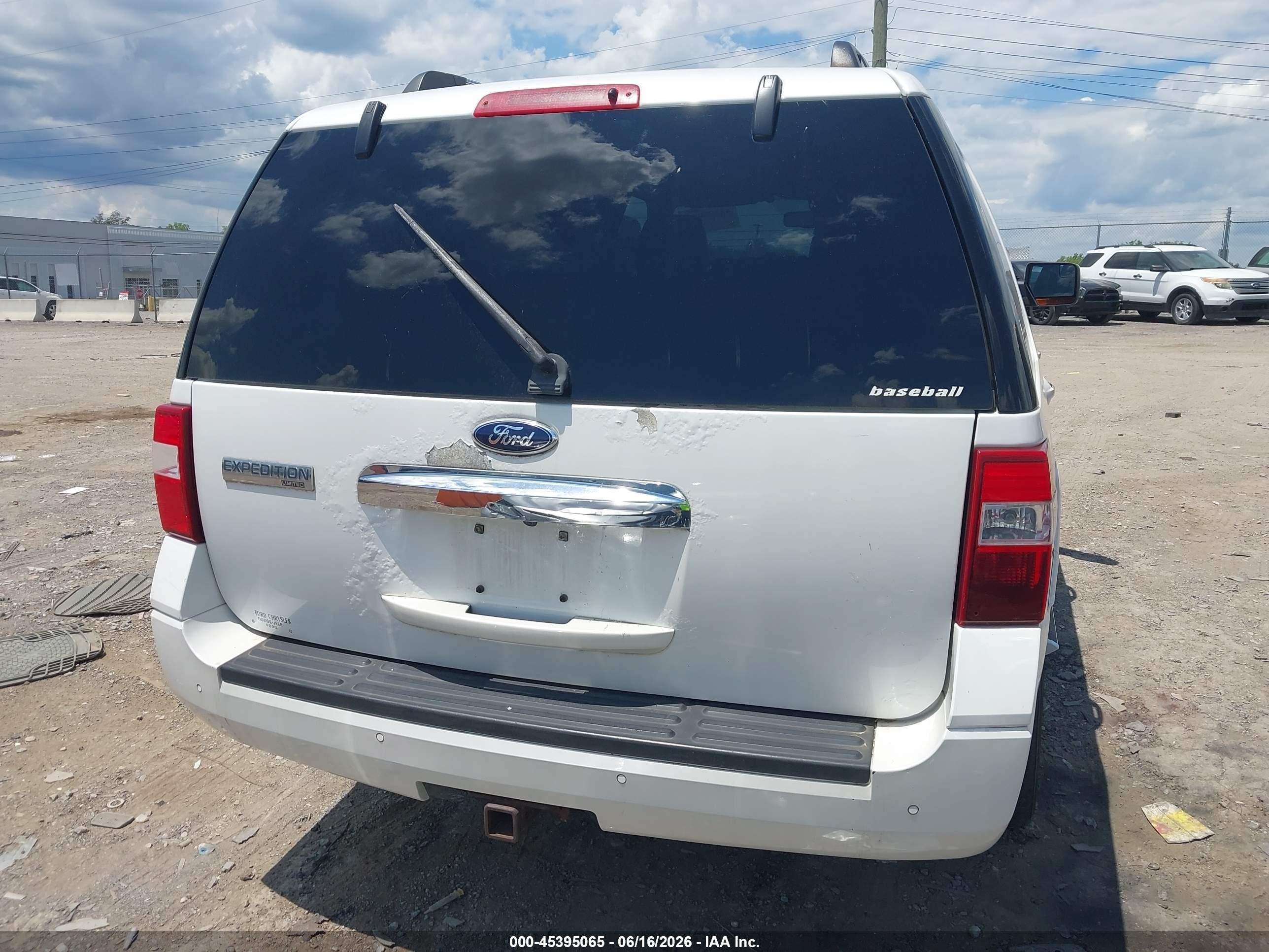 2012 Ford Expedition Limited White vin: 1FMJU2A57CEF46733