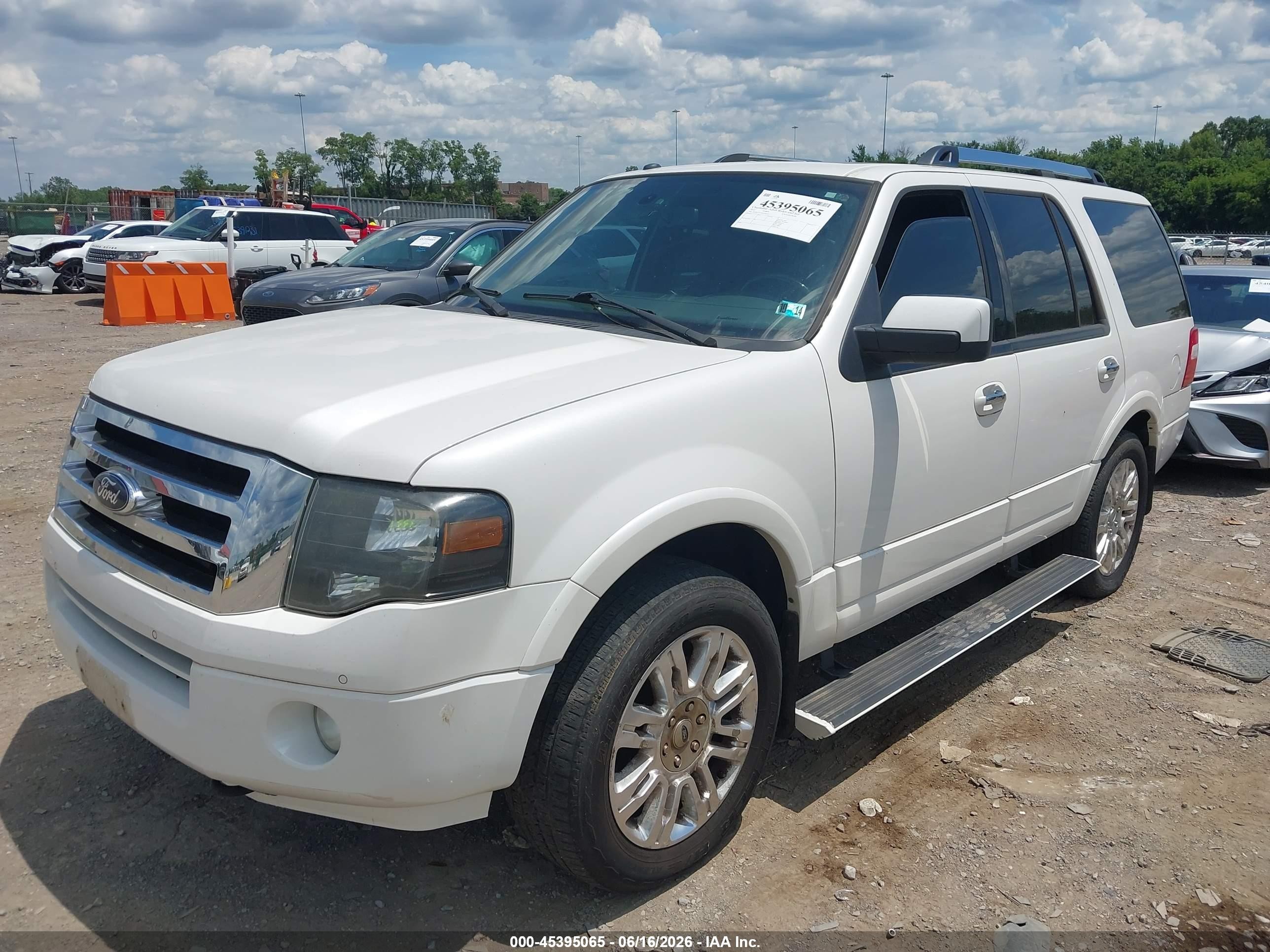 2012 Ford Expedition Limited White vin: 1FMJU2A57CEF46733