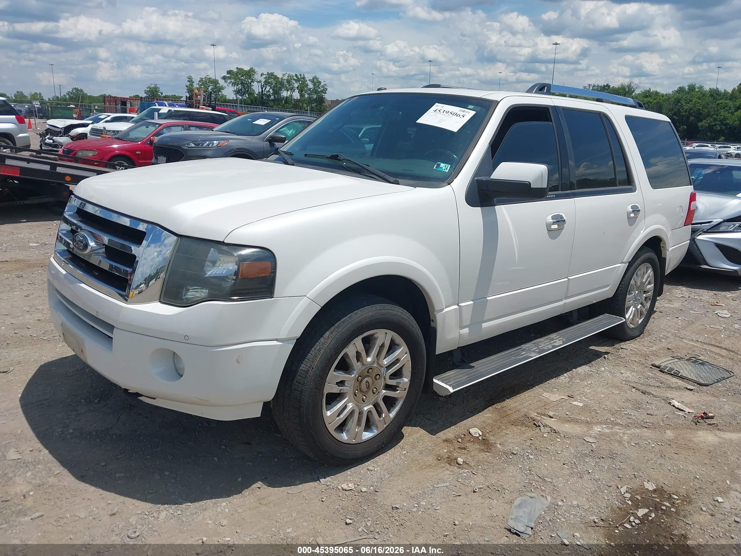 2012 Ford Expedition Limited White vin: 1FMJU2A57CEF46733