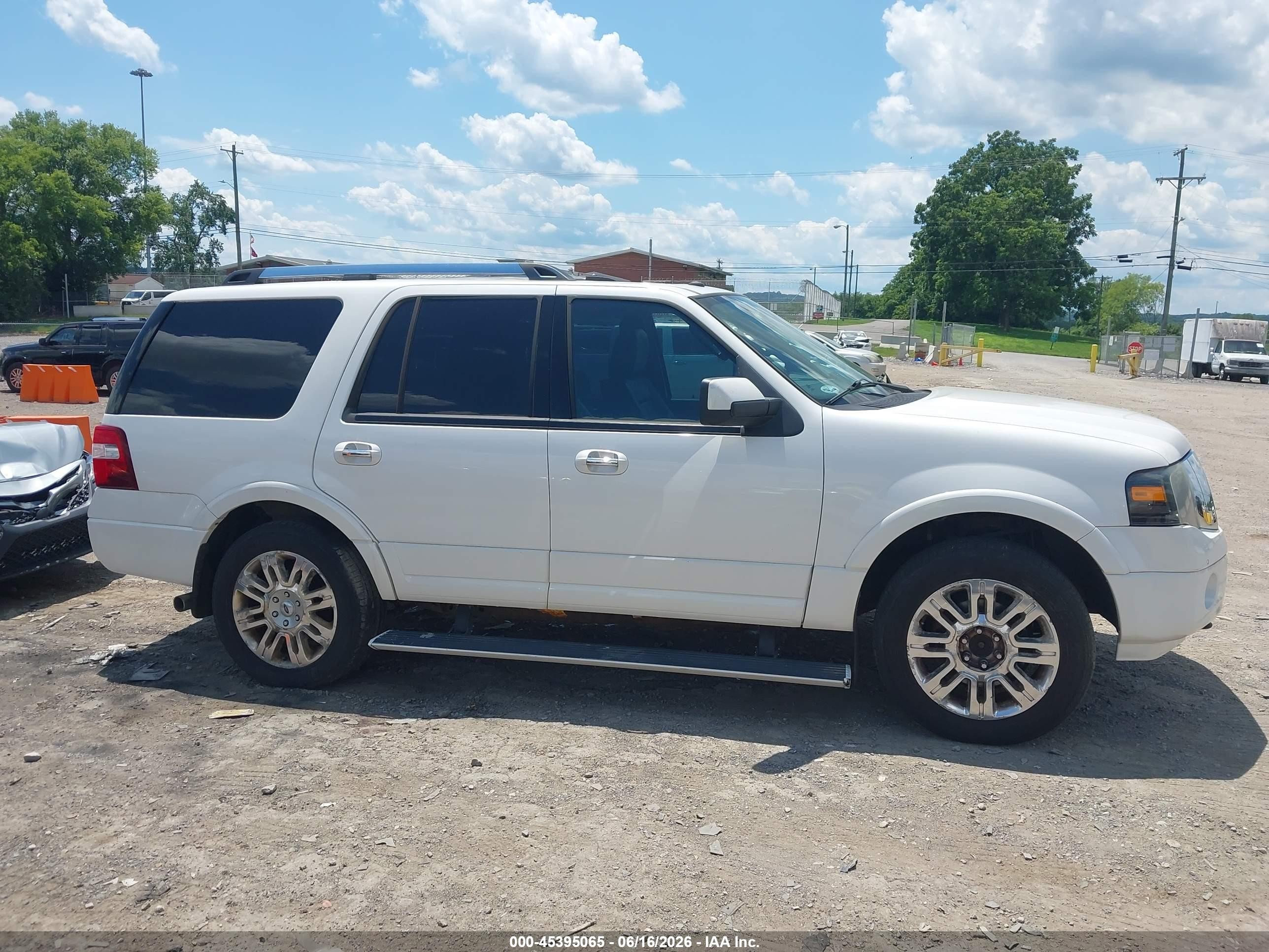 2012 Ford Expedition Limited White vin: 1FMJU2A57CEF46733