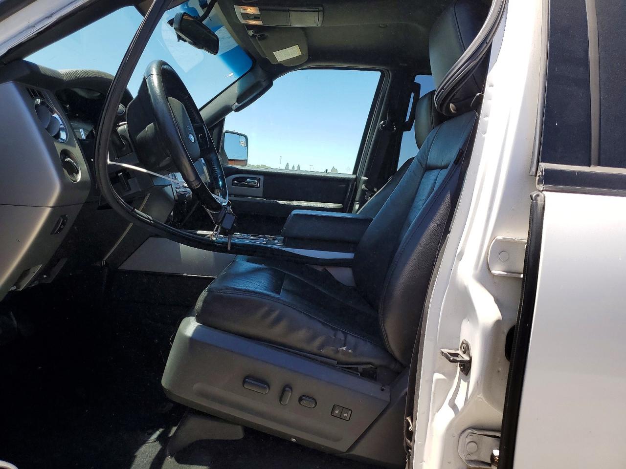 2014 Ford Expedition Limited White vin: 1FMJU2A57EEF47870